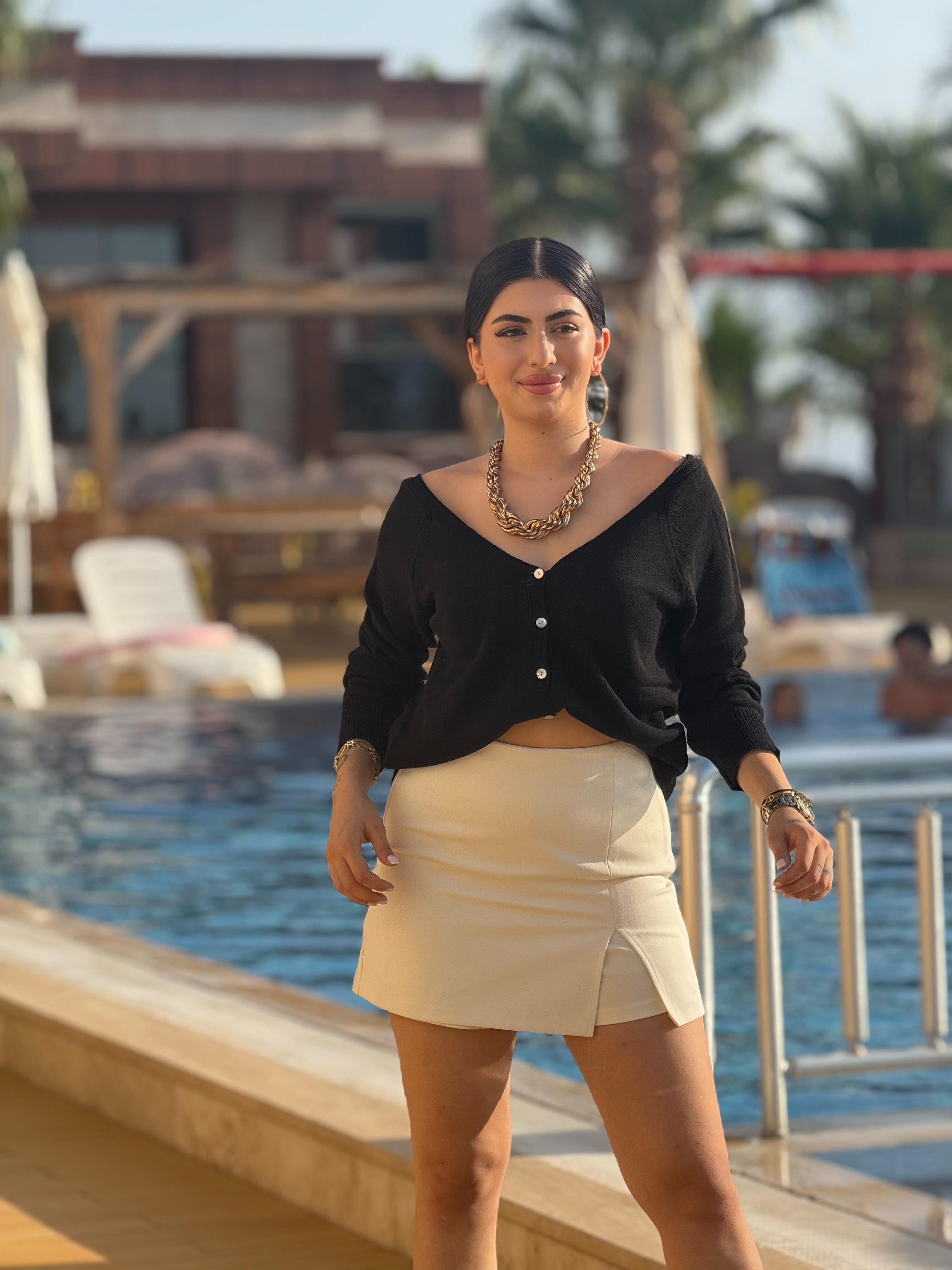 V Yaka Çift Düğmeli Hırka Siyah