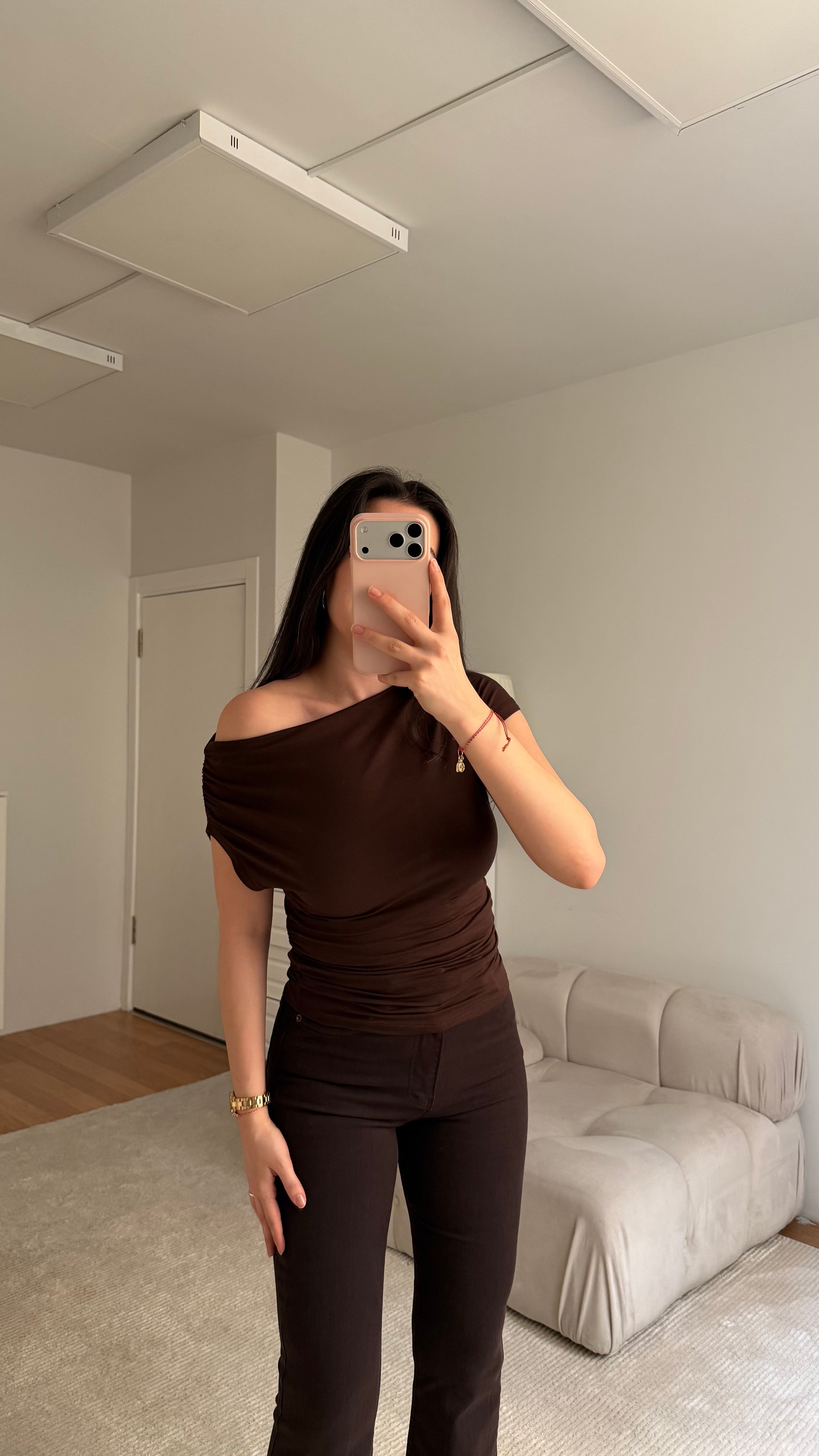 Acı Kahve Kayık Yaka Drapeli Kısa Kol Bluz