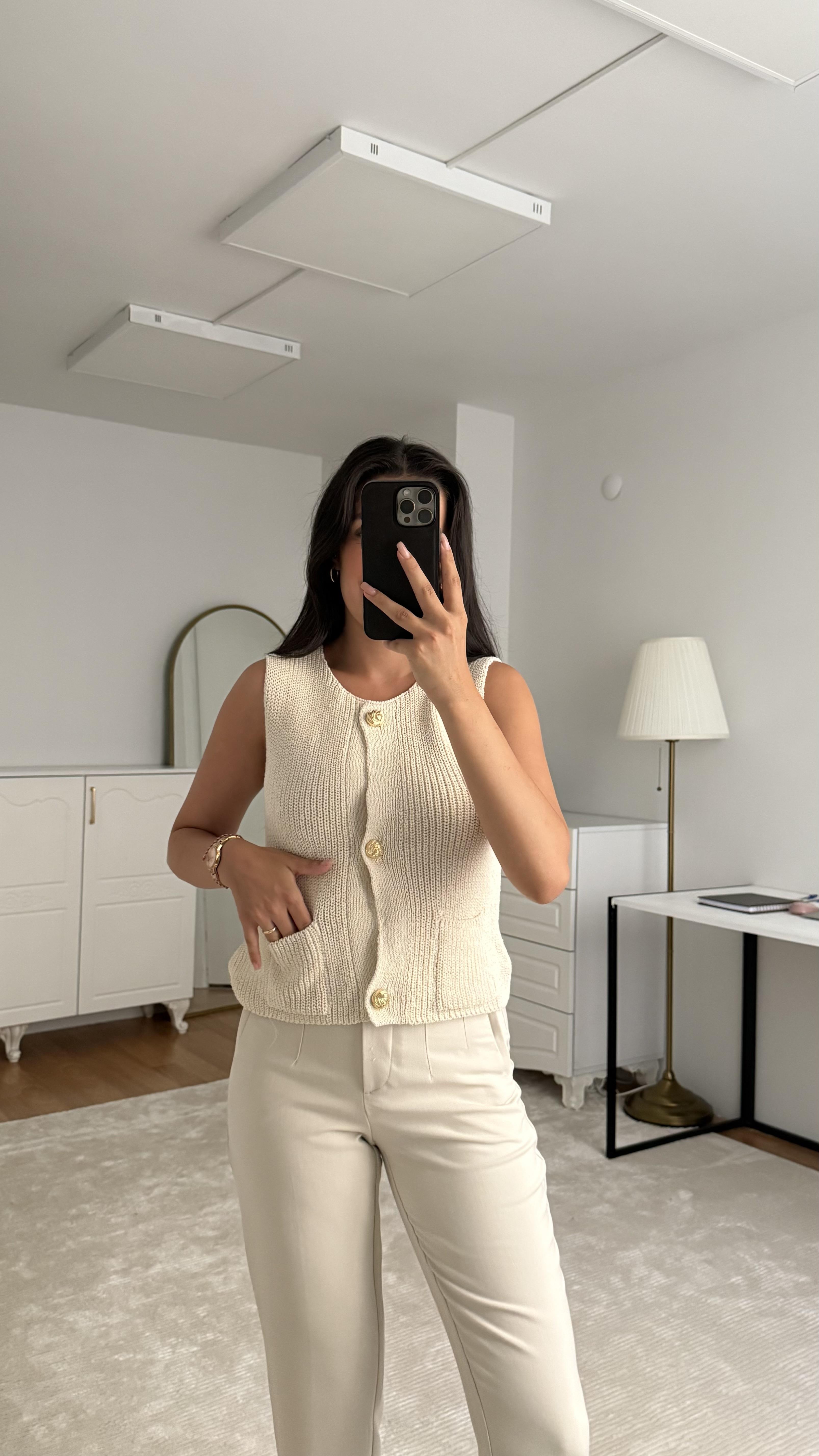 Ekru Gold Düğme detaylı Yelek