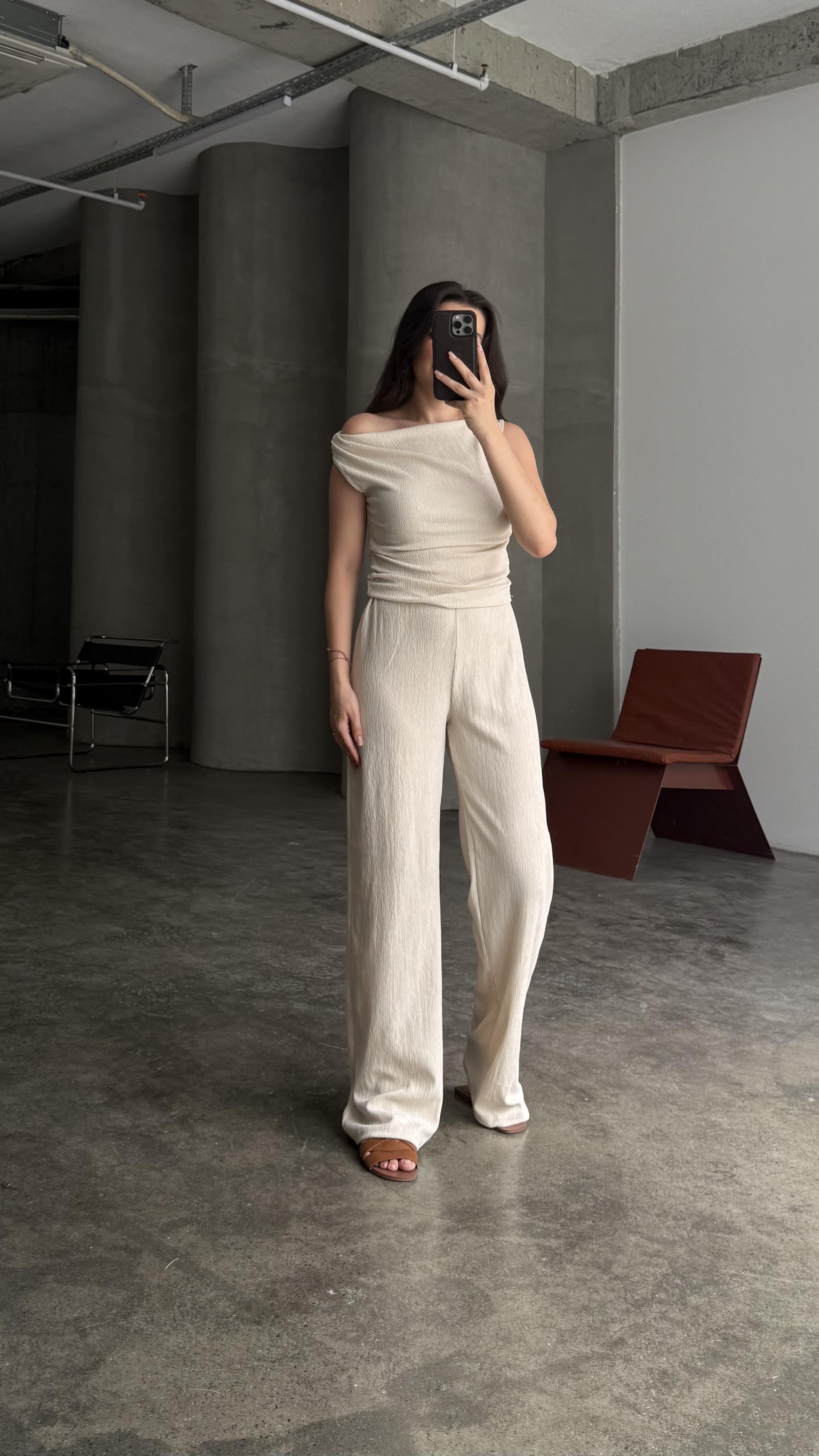 Elegant Ekru Yan büzgülü Crop Takım