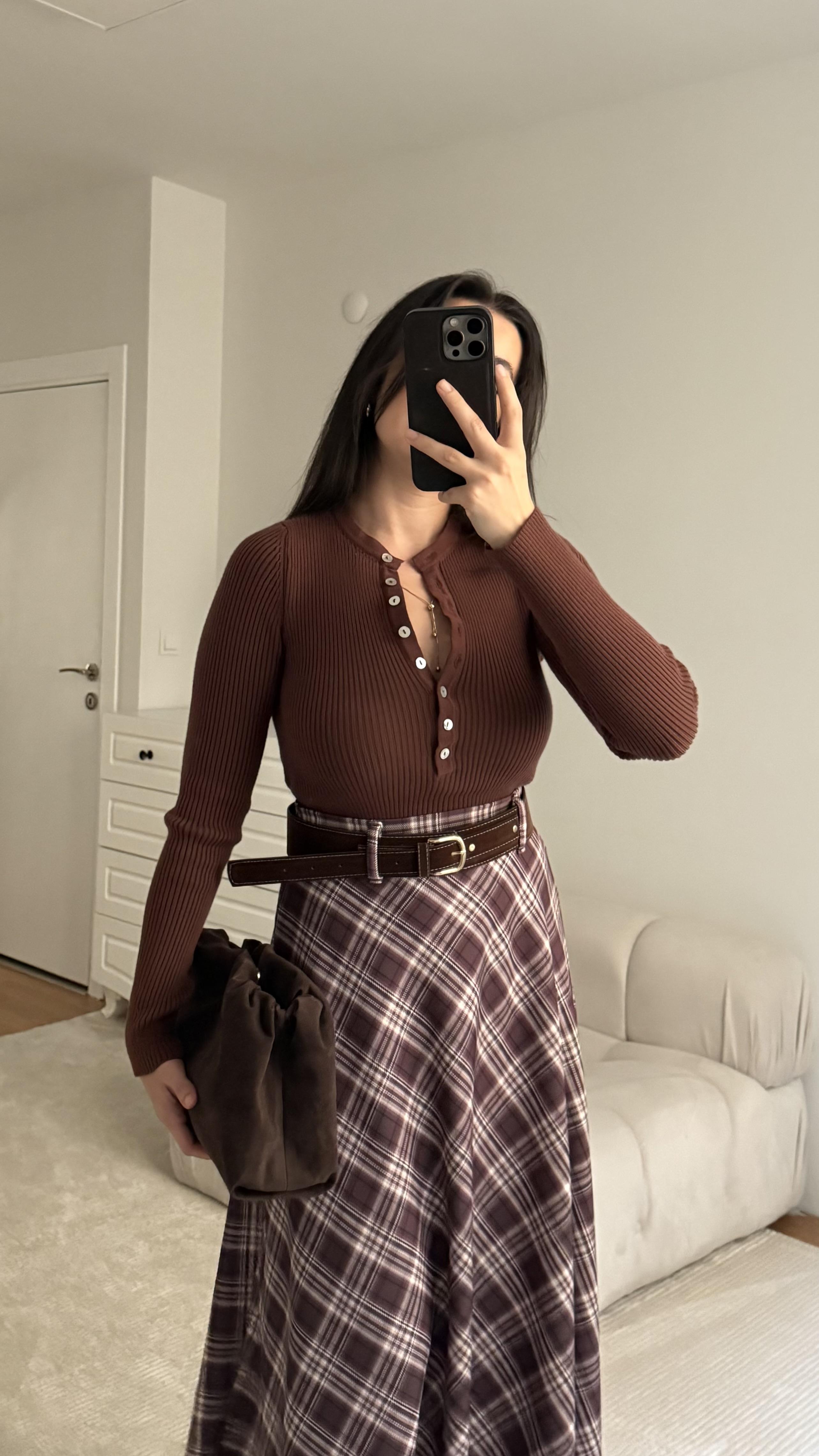 Kahve Bisiklet Yaka Düğmeli Triko