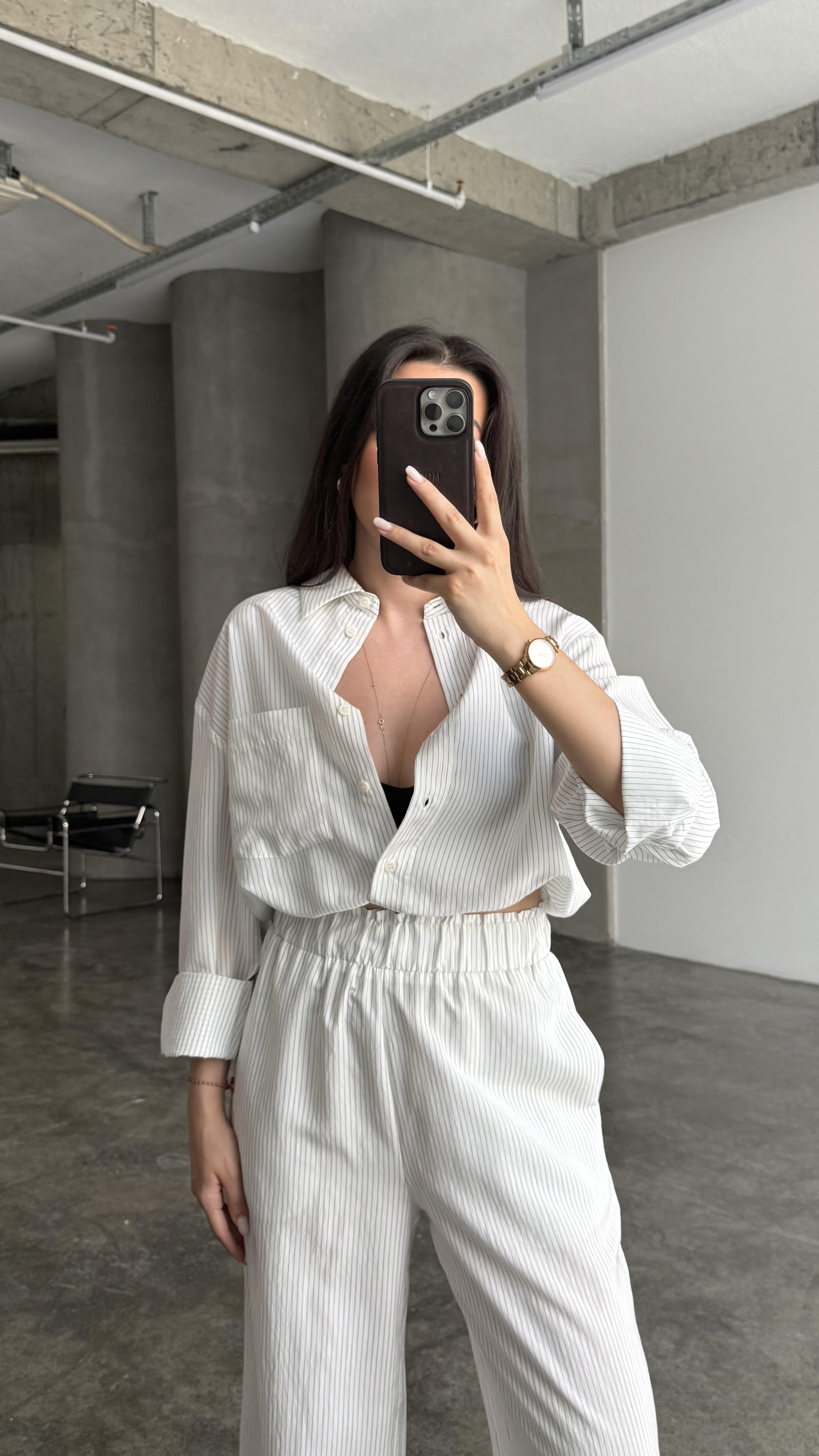 MAD Beyaz Üstüne Siyah %100 Pamuk Gömlek