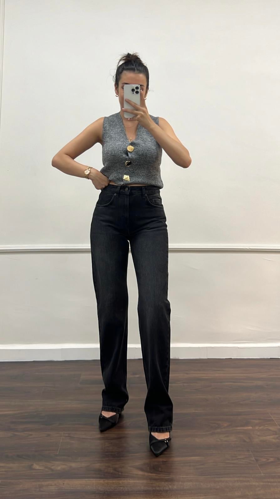 Mad Yıkamalı Siyah Orta Bel Straight Fit Jean