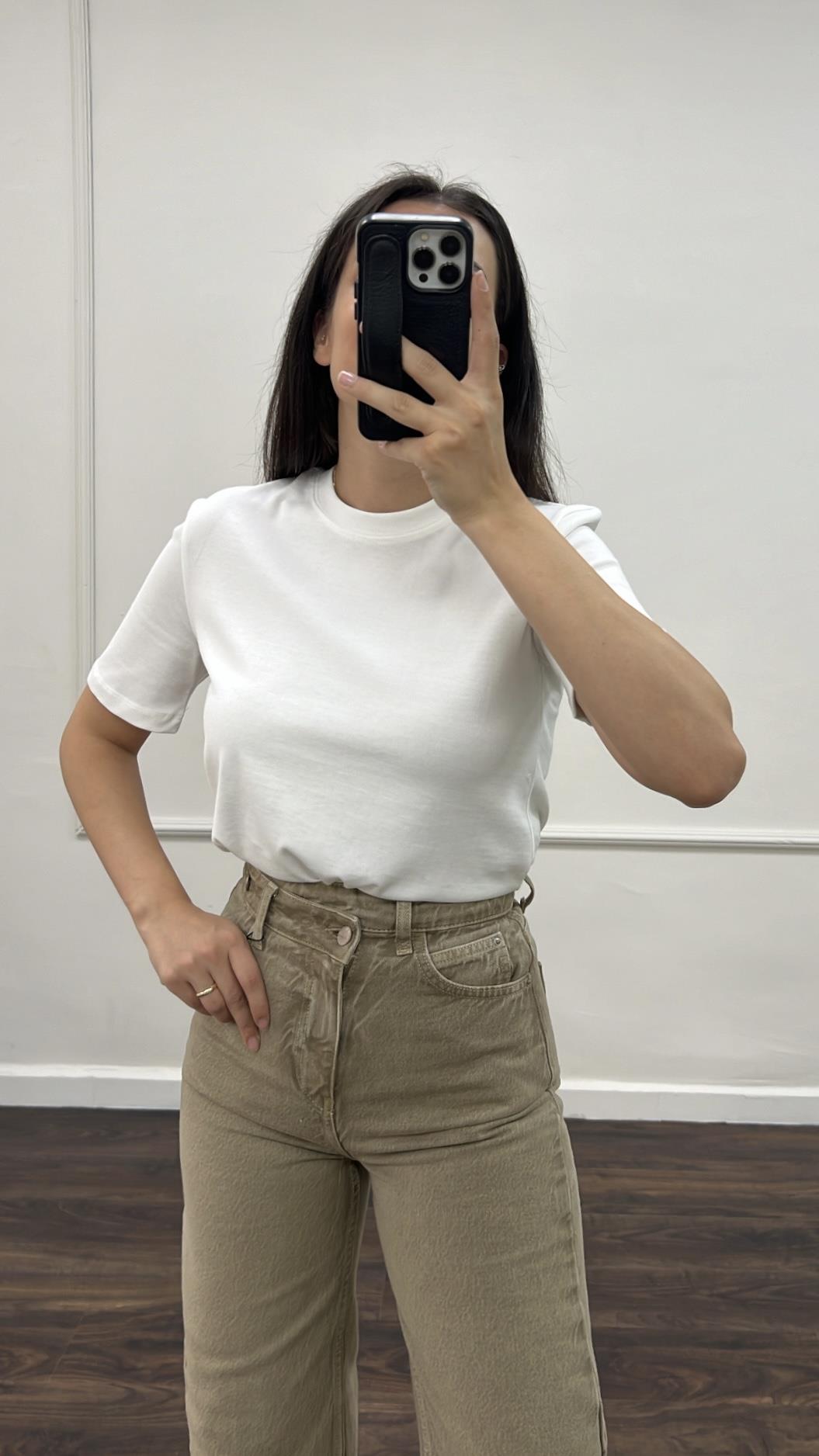 Marka Beyaz Basıc Tişört