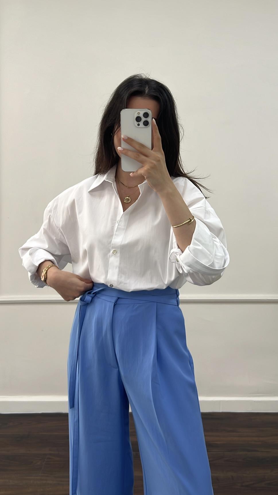 Marka Beyaz Oversize Kıvrık Kollu Poplin Gömlek