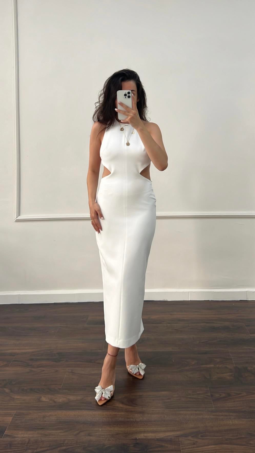 Marka Beyaz Sırt Dekolteli Elbise