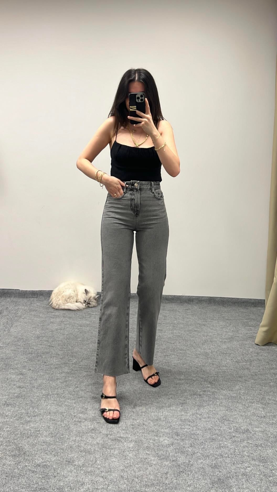 Marka Gri Straight Fıt Jean