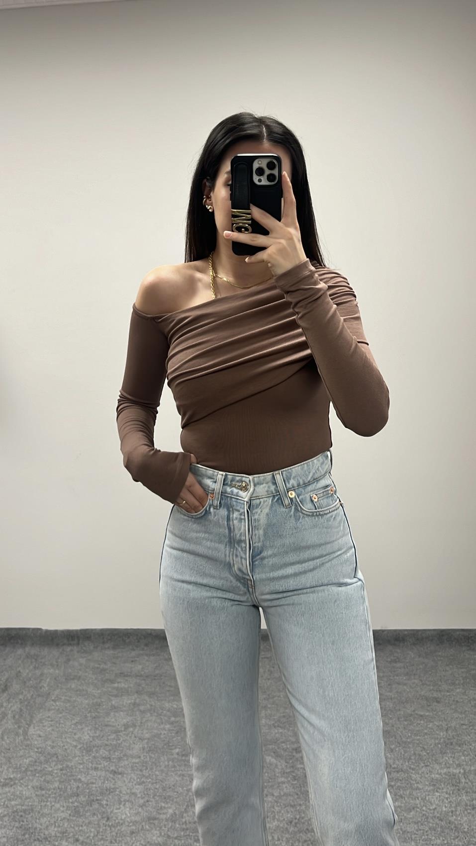 MARKA KAHVE DRAPE OMUZ DETAY BLUZ