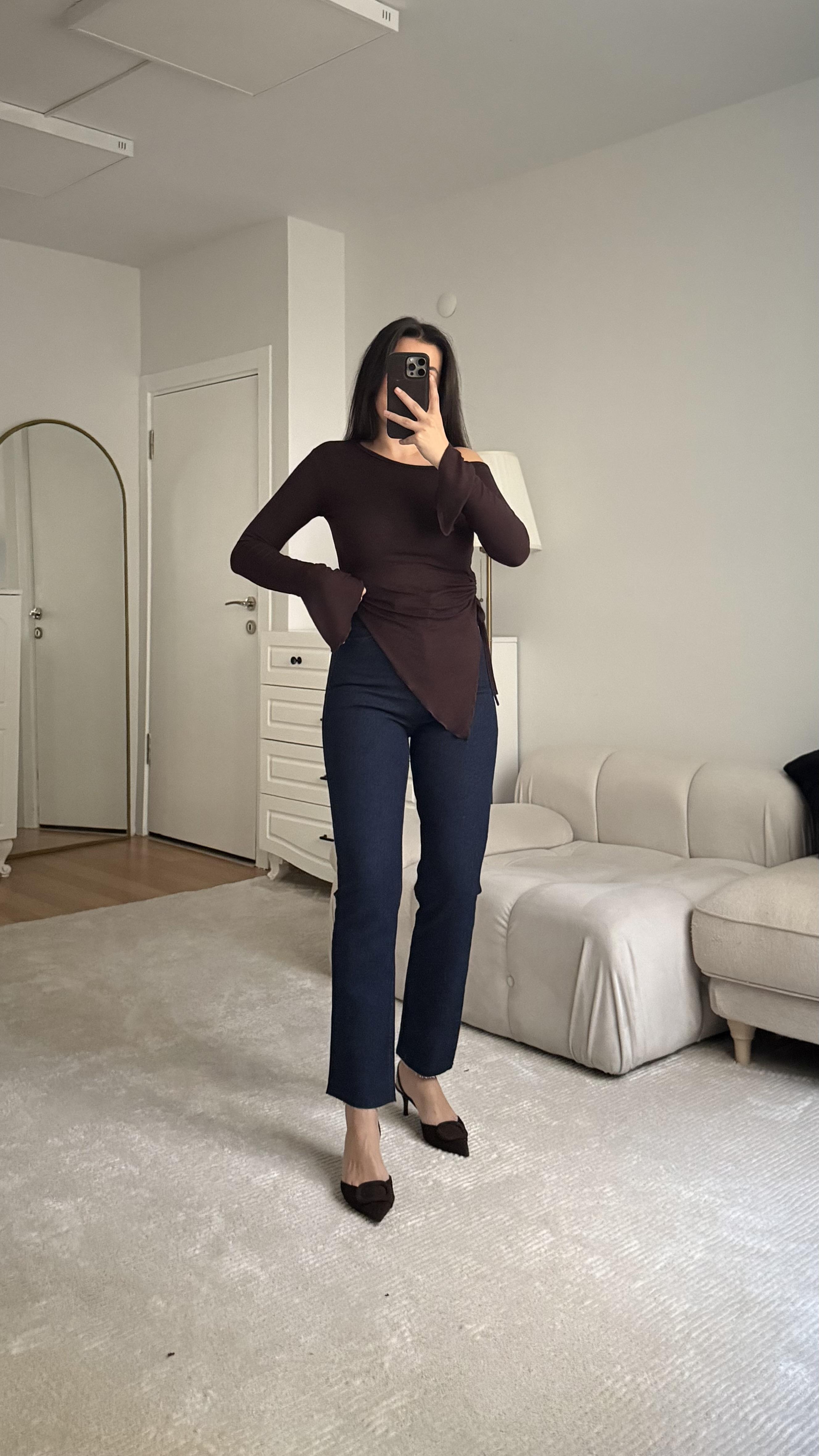 Marka Koyu Lacivert Ultra Yüksek Bel Straight Jean