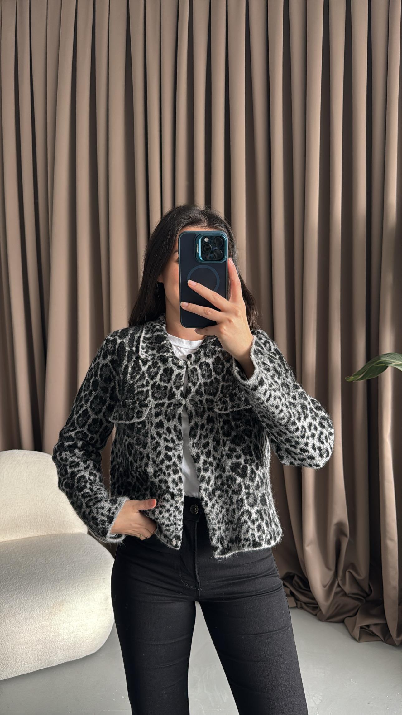 Marka Polo Yaka Leopar Triko Ceket