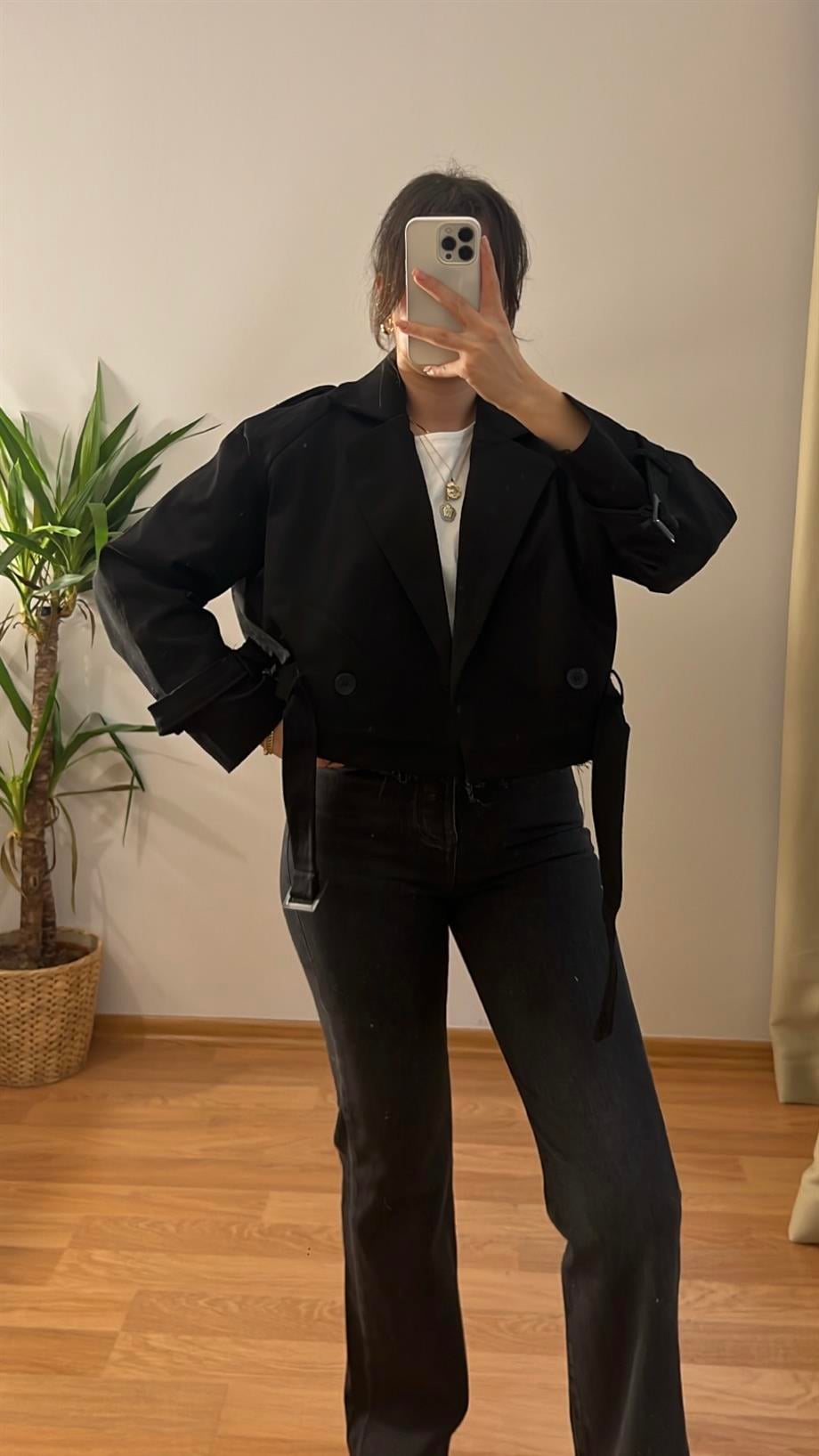 MARKA SİYAH CROP TRENÇKOT