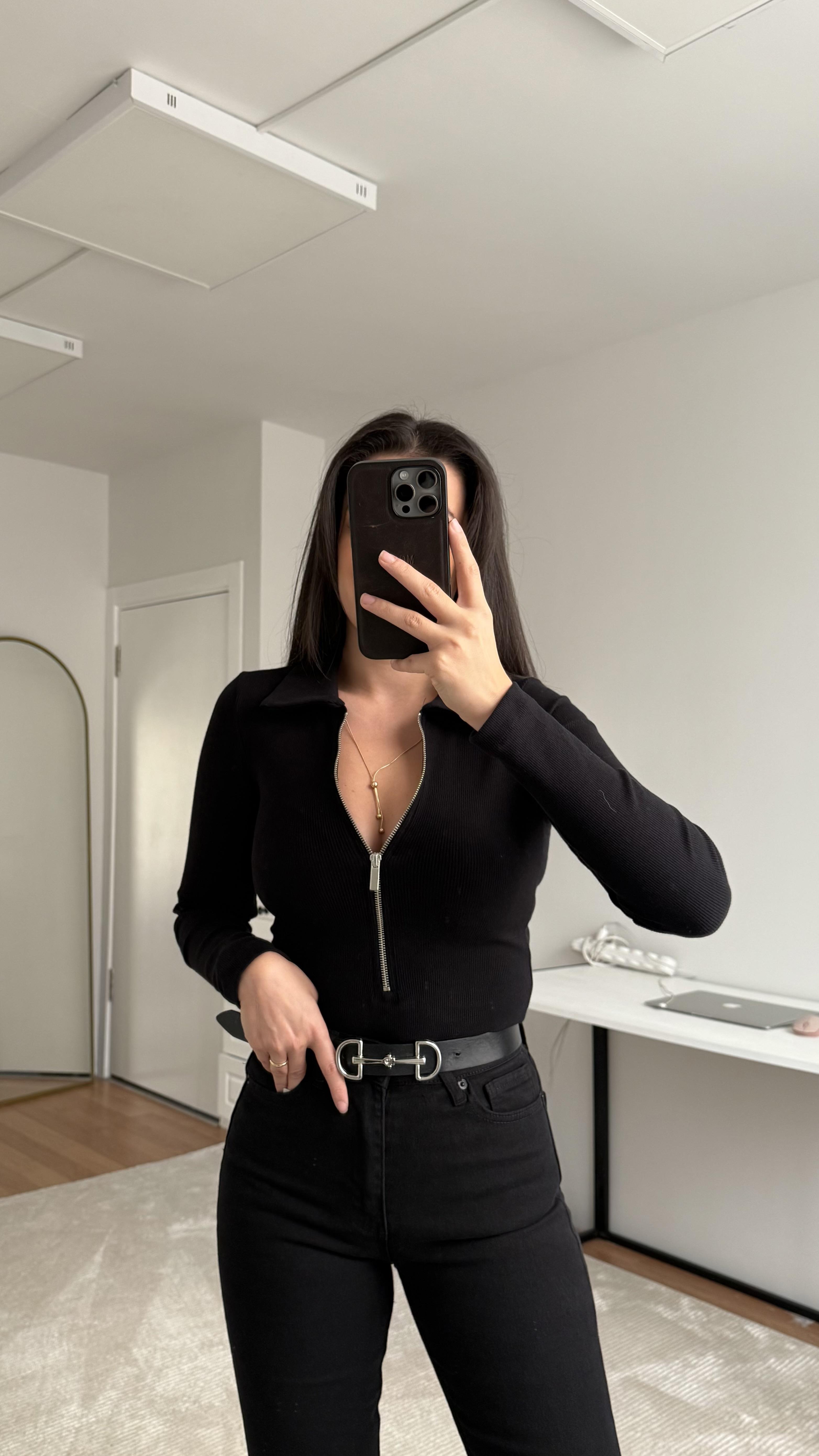 Marka Siyah Fermuarlı Polo Yaka Bluz