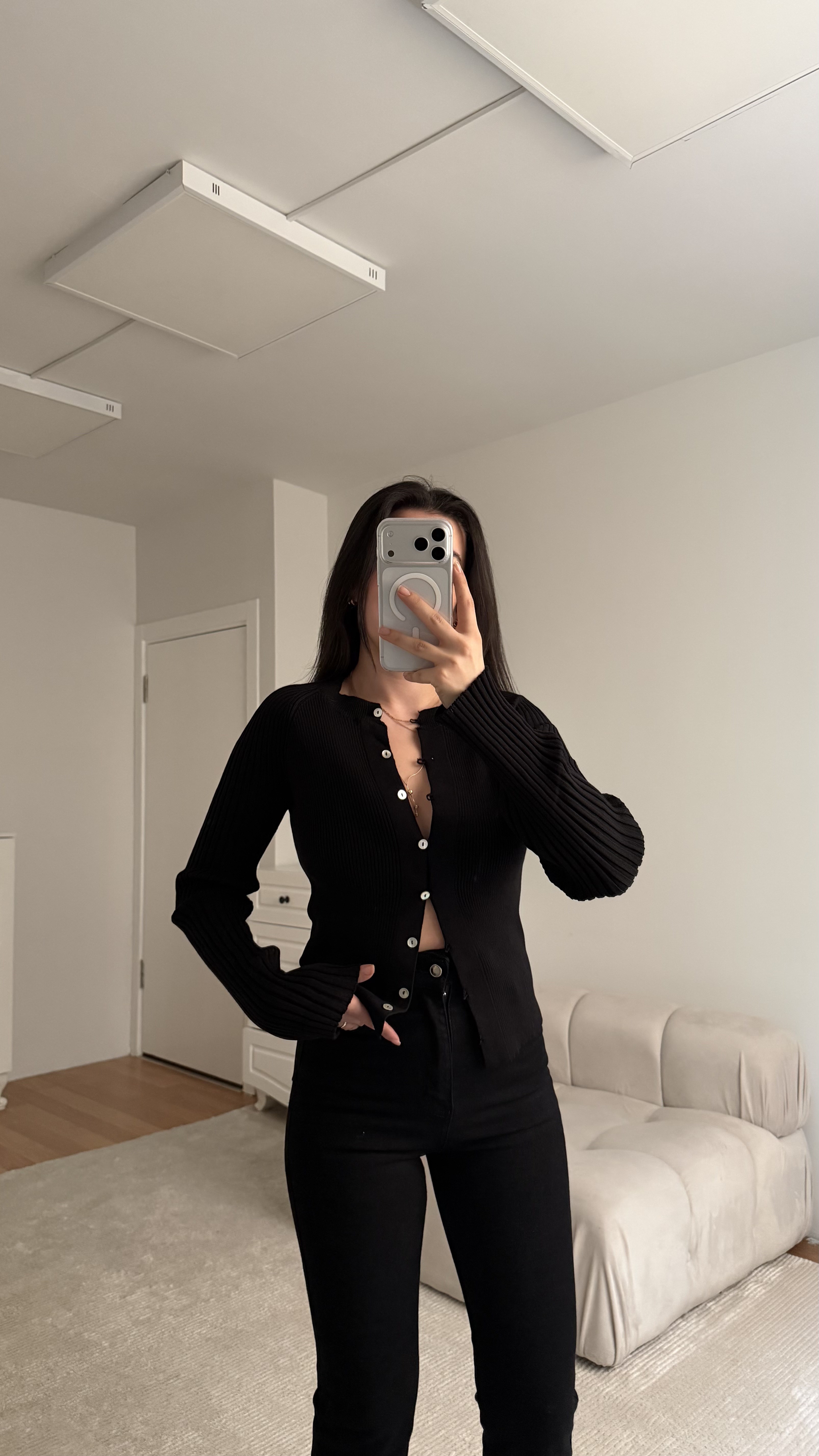 Siyah Bisiklet Yaka Kemik Düğmeli Hırka 