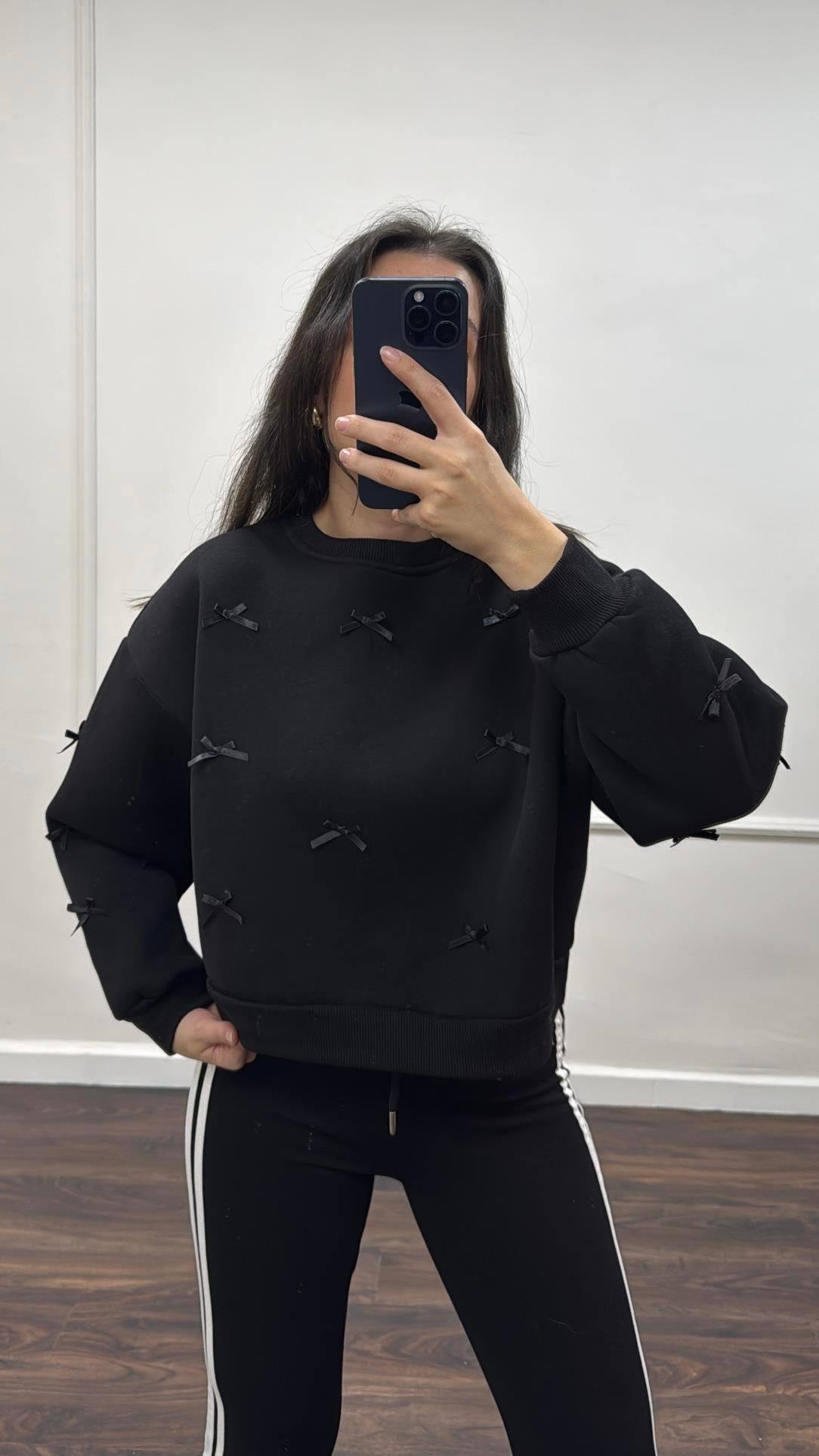 Siyah Fiyonk Detaylı Sweatshirt