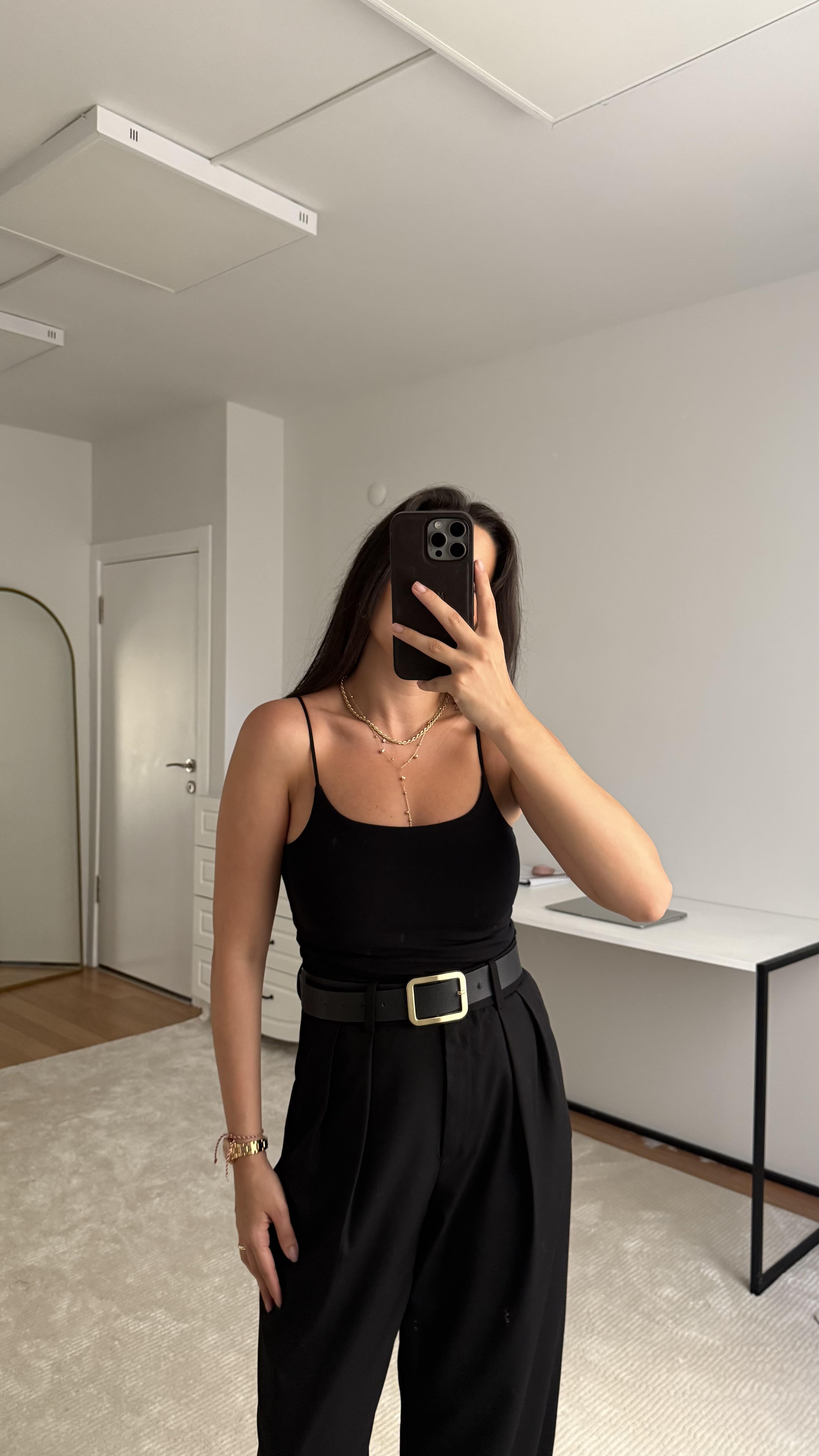 Siyah İp Askılı Bluz