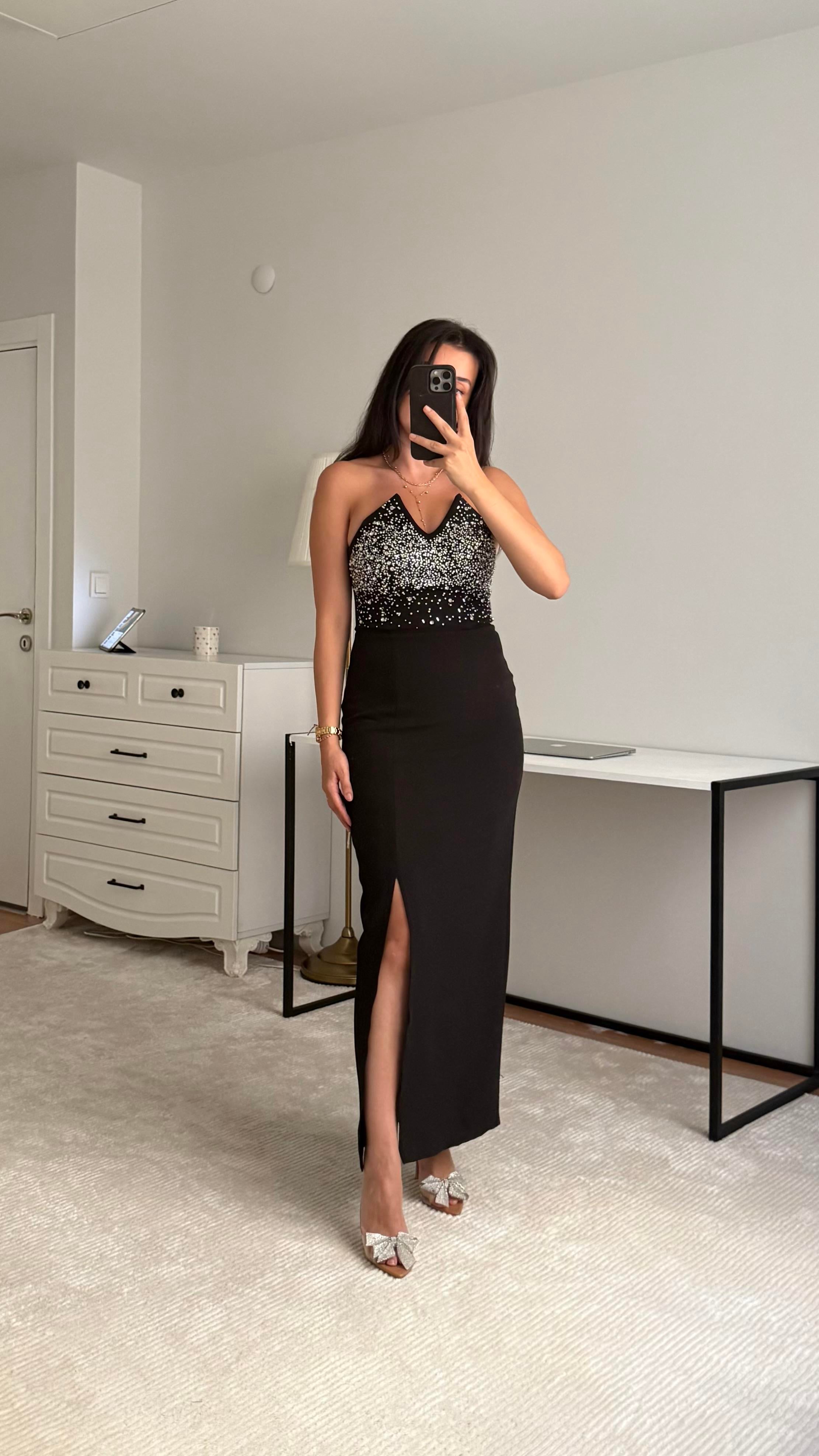 Siyah V Yaka Midi Boy Premium Yırtmaçlı  Elbise