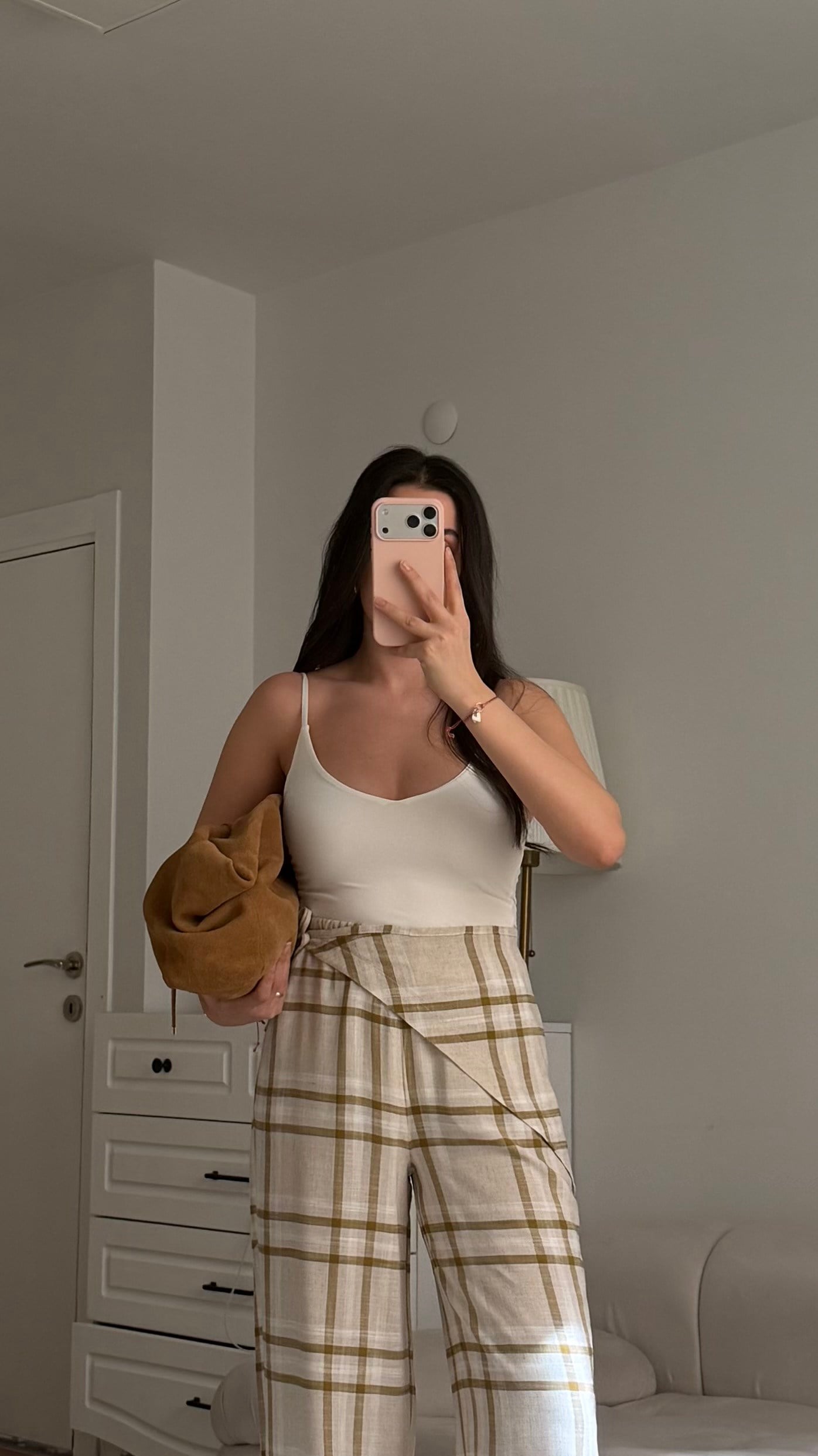 Star Beyaz V Yaka Askılı Body Suit