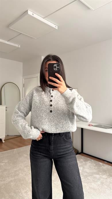 Gri Düğmeli Bisiklet Yaka Triko Kazak