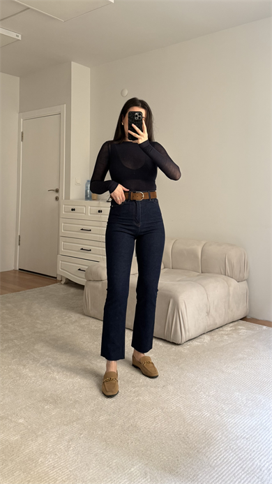 Marka Laci Ultra Yüksek Bel Straight Fıt Jean