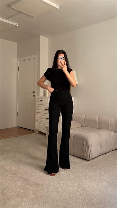 Marka Siyah Paça Detay Flare Pantolon