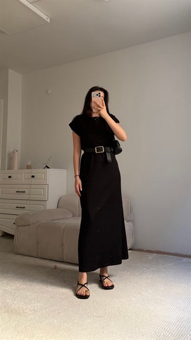 Siyah Bisiklet Yaka Vatkalı Dökümlü Maxi Elbise