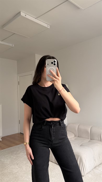 Siyah Düşük Kol Bisiklet Yaka Tişört 