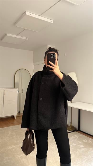 Siyah Kroşetalı Kıvırcık Peluş Panço