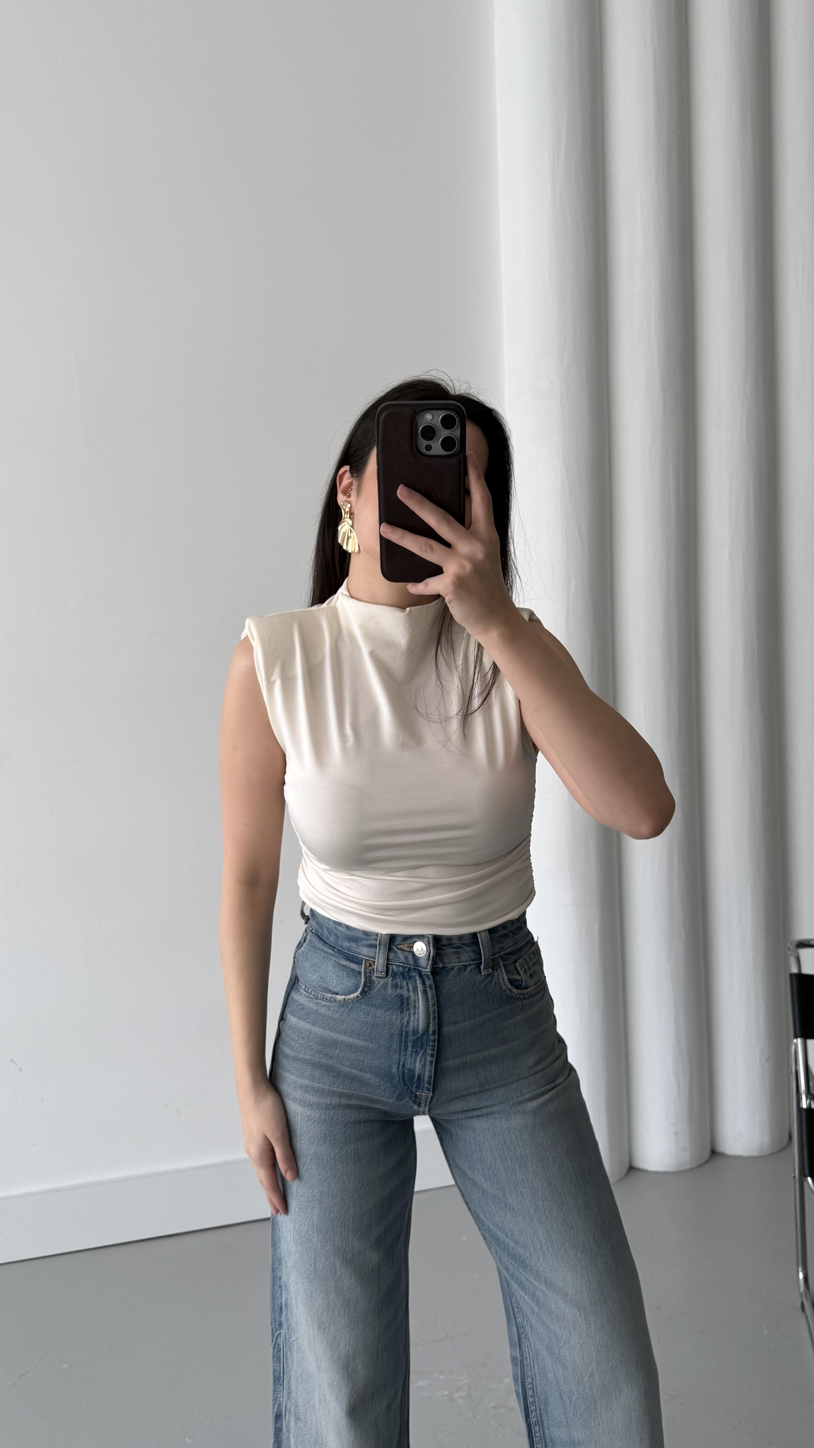 Aket Krem Vatkalı Bluz