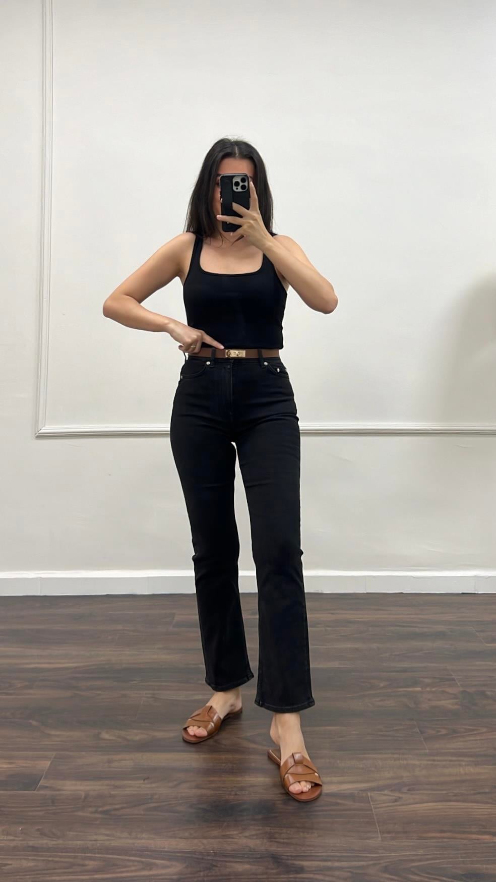 Aket Siyah Straight Fit Jean