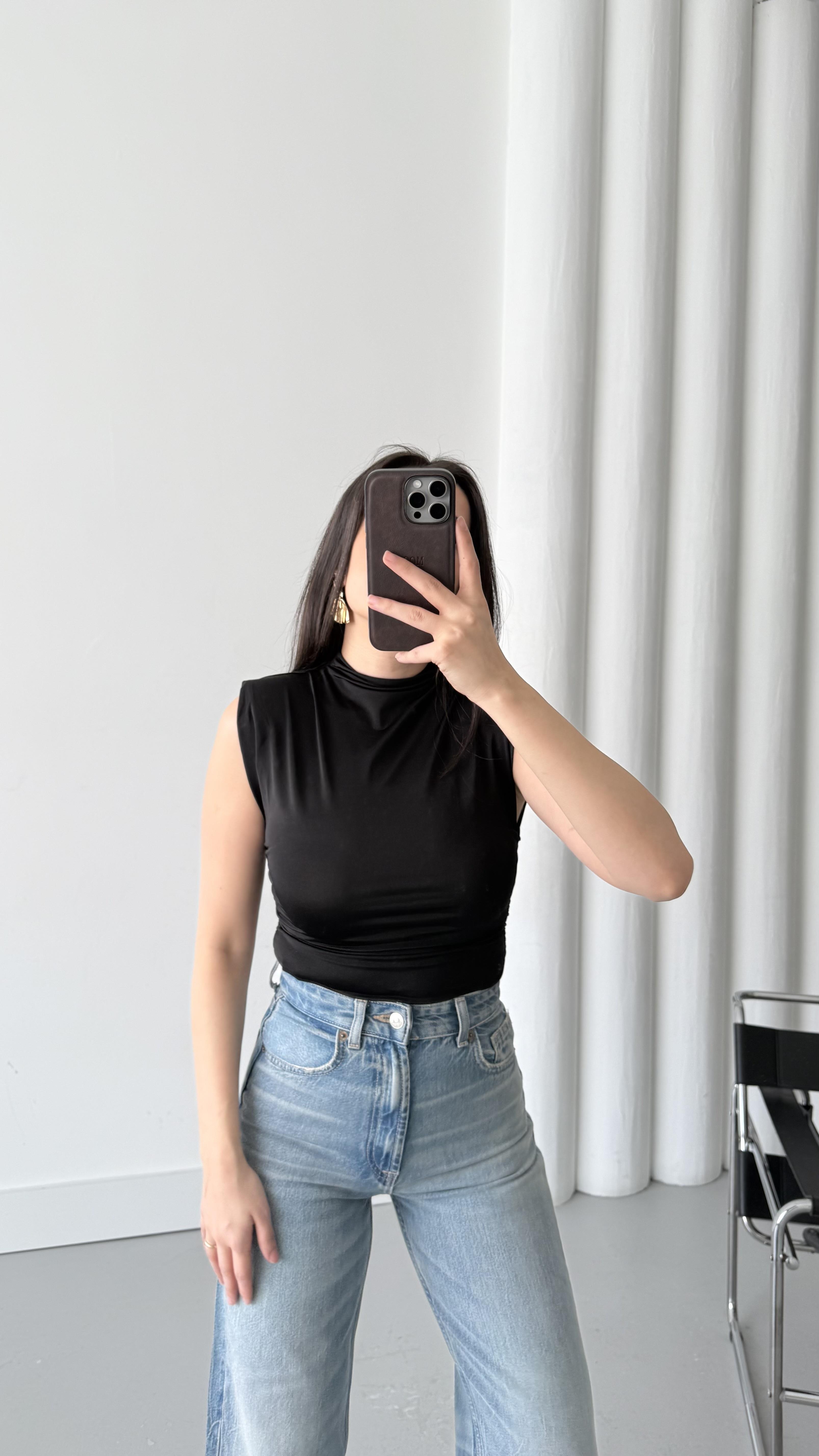 Aket Siyah Vatkalı Bluz