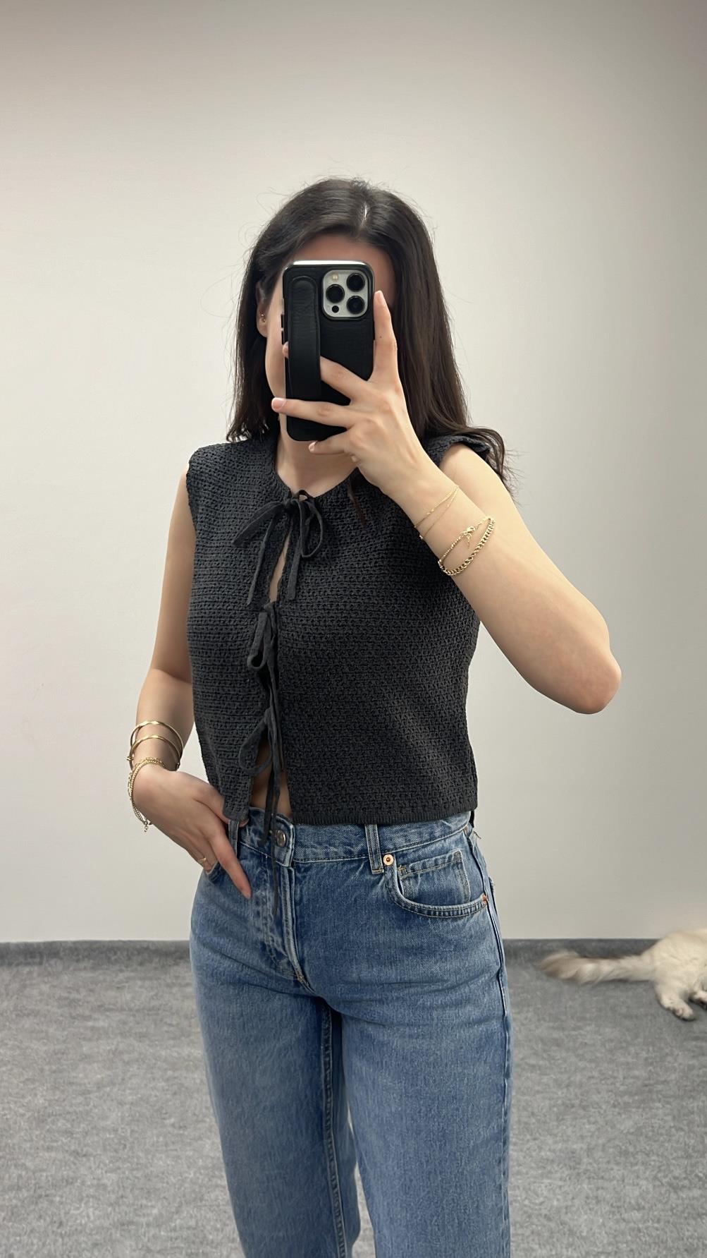 Bağlama Detay Triko Yelek