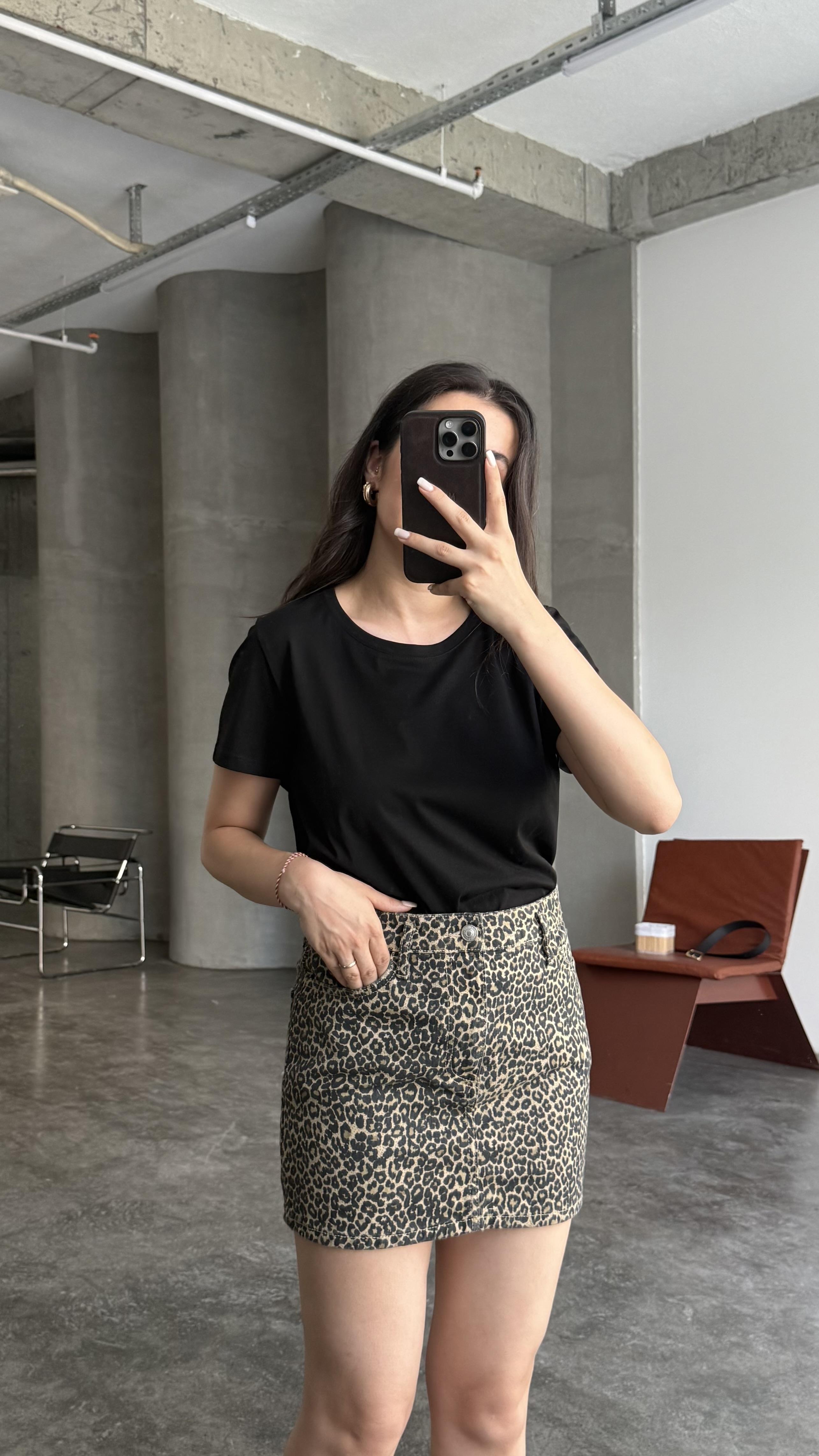 Basic Kısa Kol Siyah Tişört