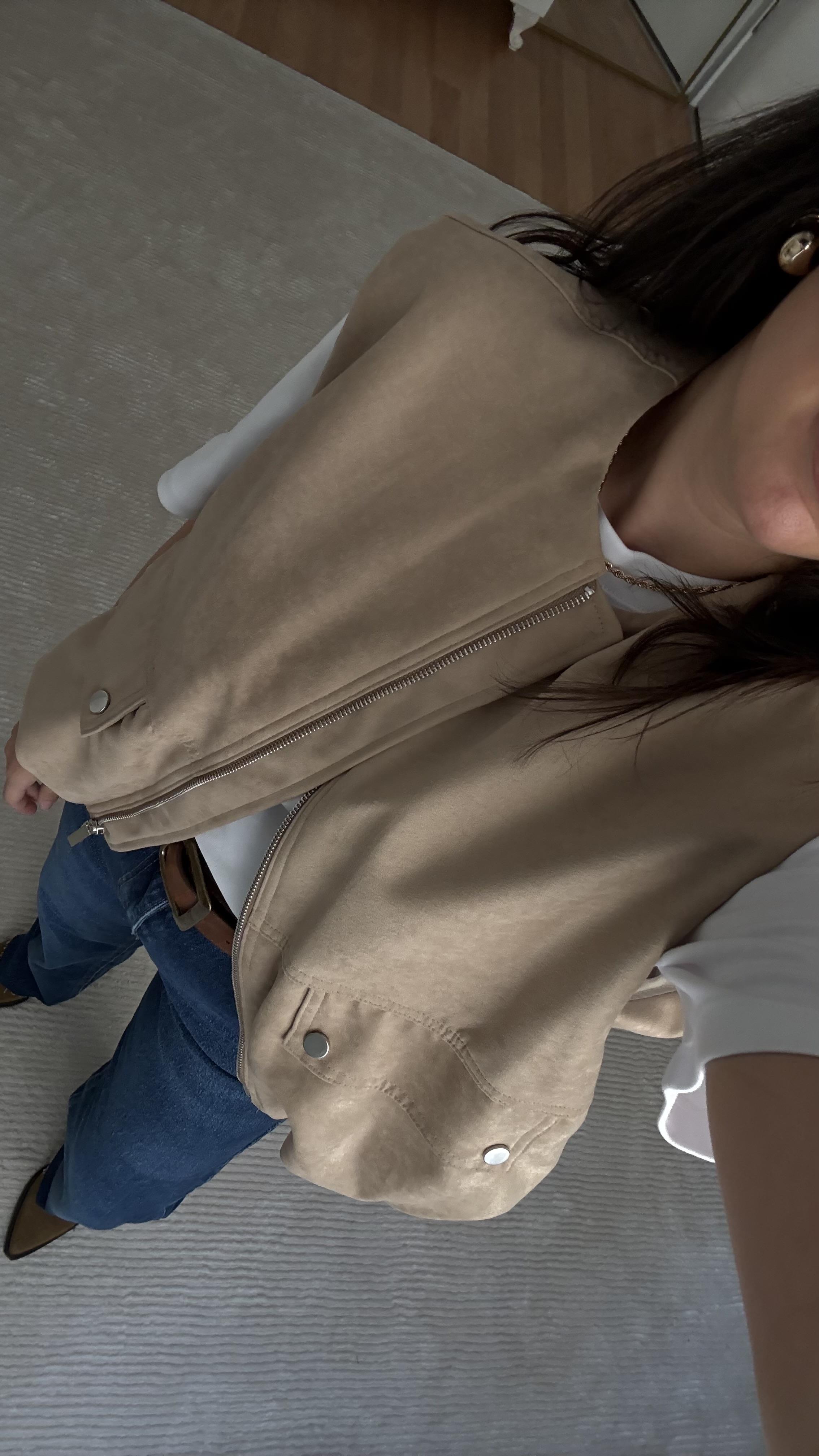 Bej Beli Lastikli Süet Yelek