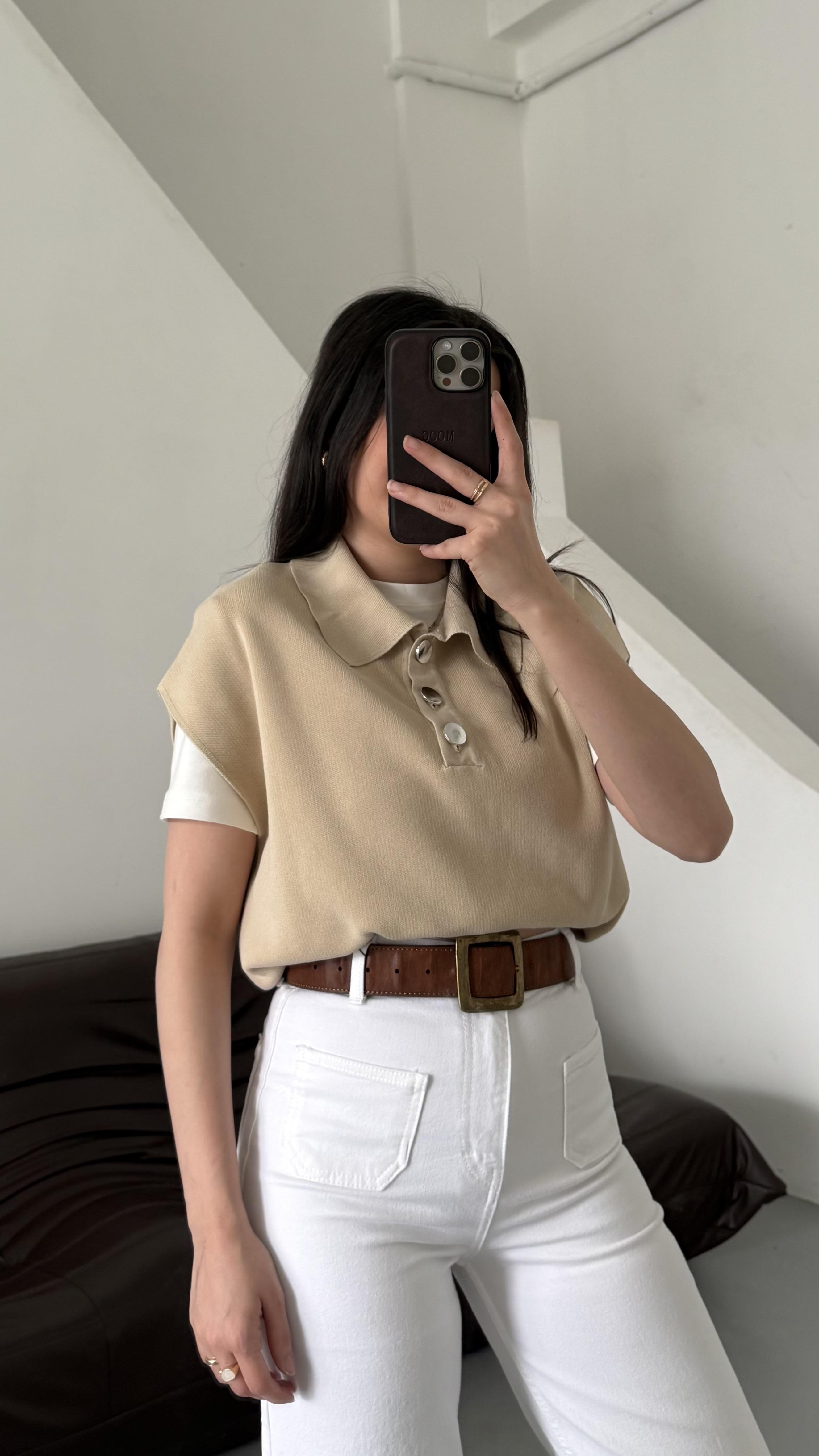 Bej Gümüş Düğme Detaylı Polo Yaka Triko Yelek