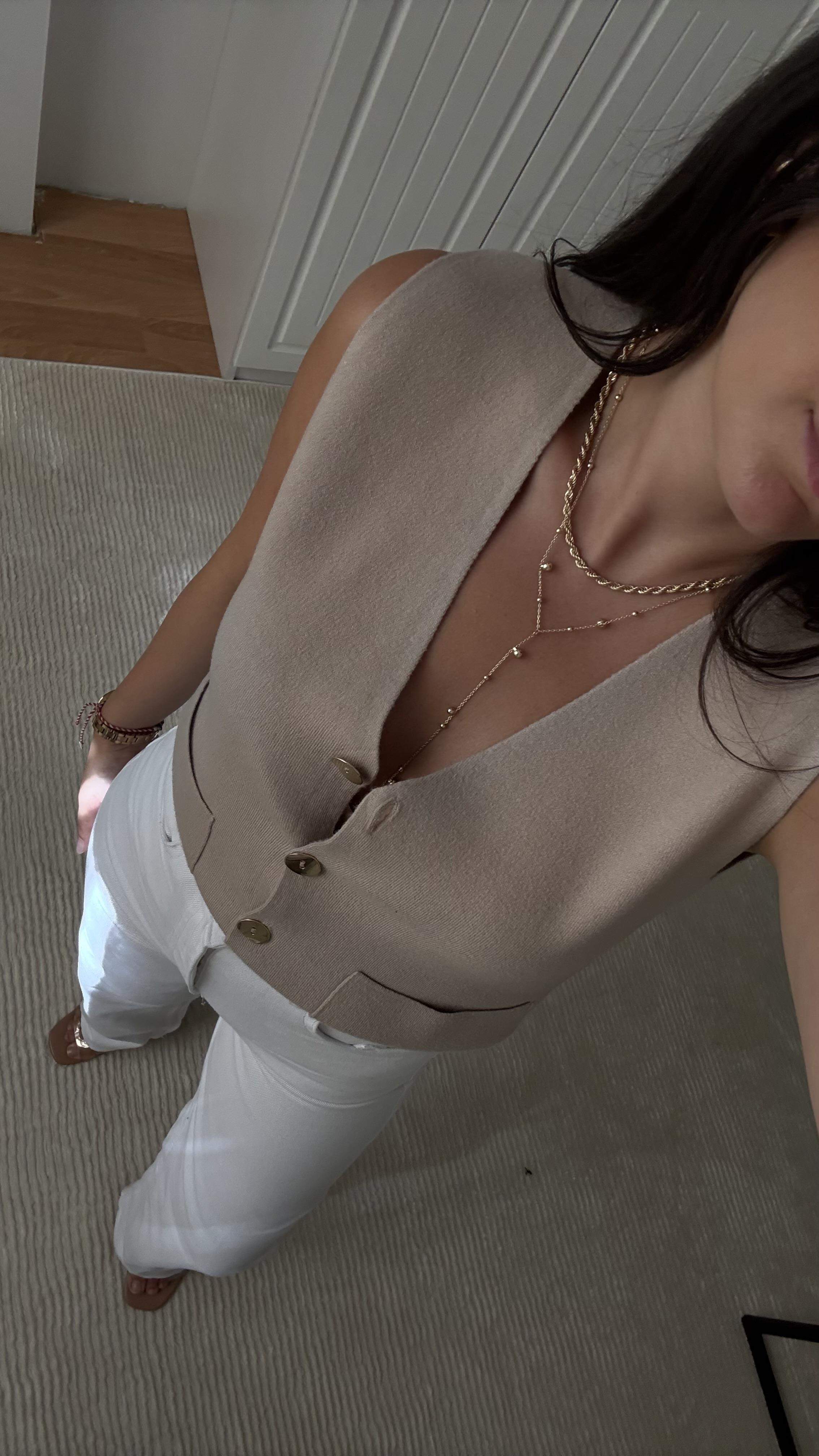 Bej V Yaka Triko Yelek