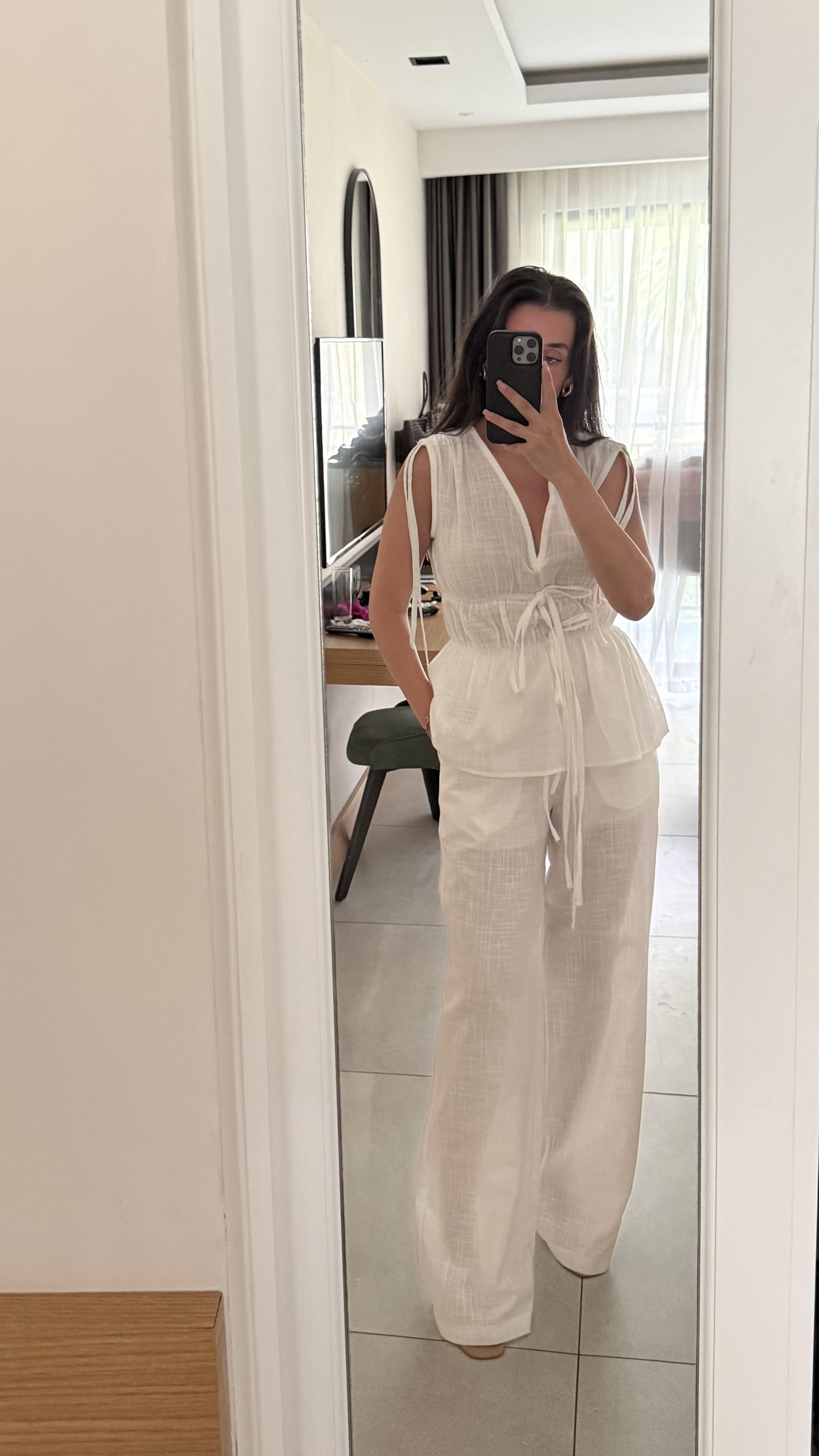 Bel Lastik Detaylı Beyaz Bluz Pantolon Takım