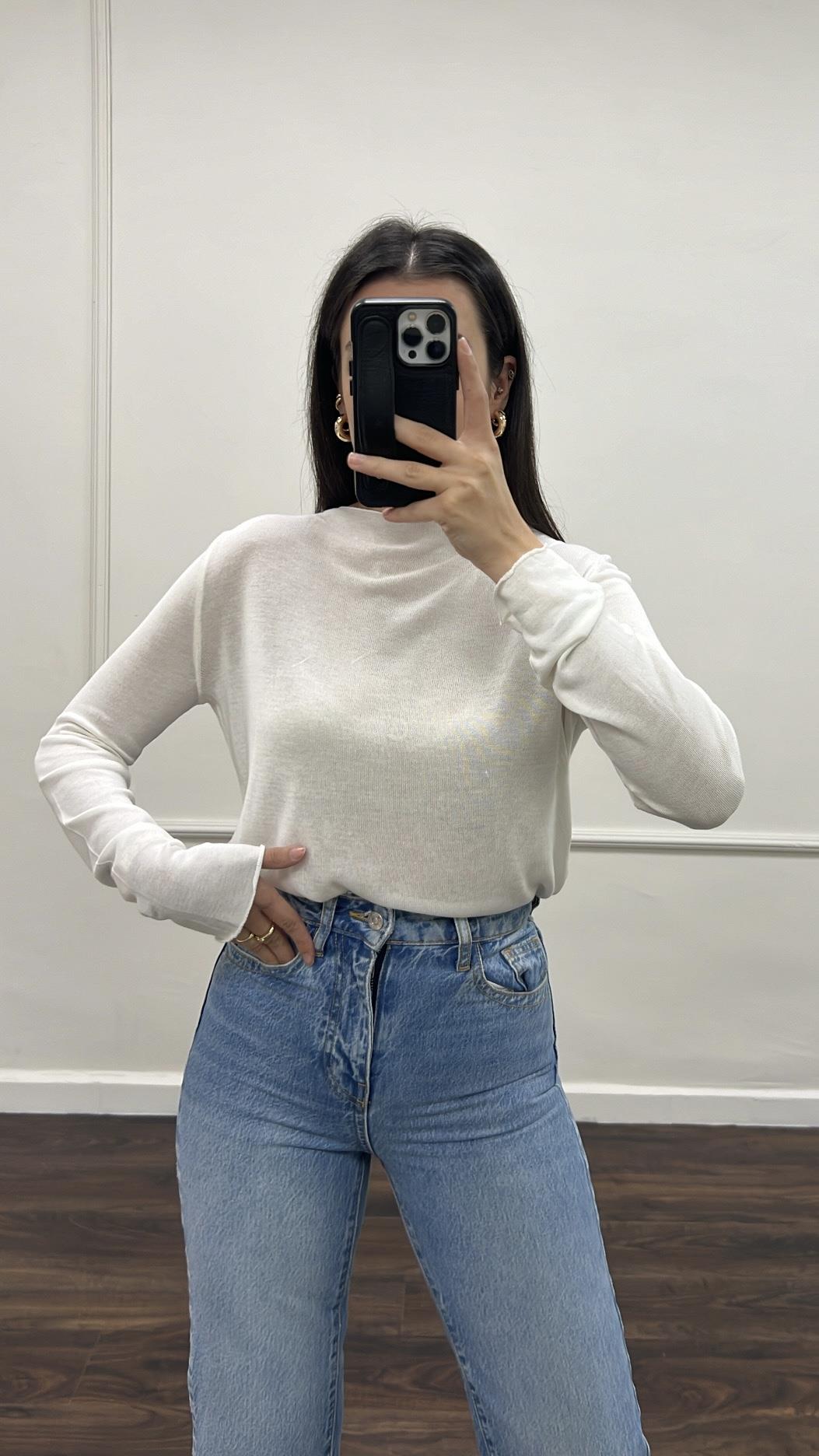 Beyaz Dik Yaka Transparan Bluz