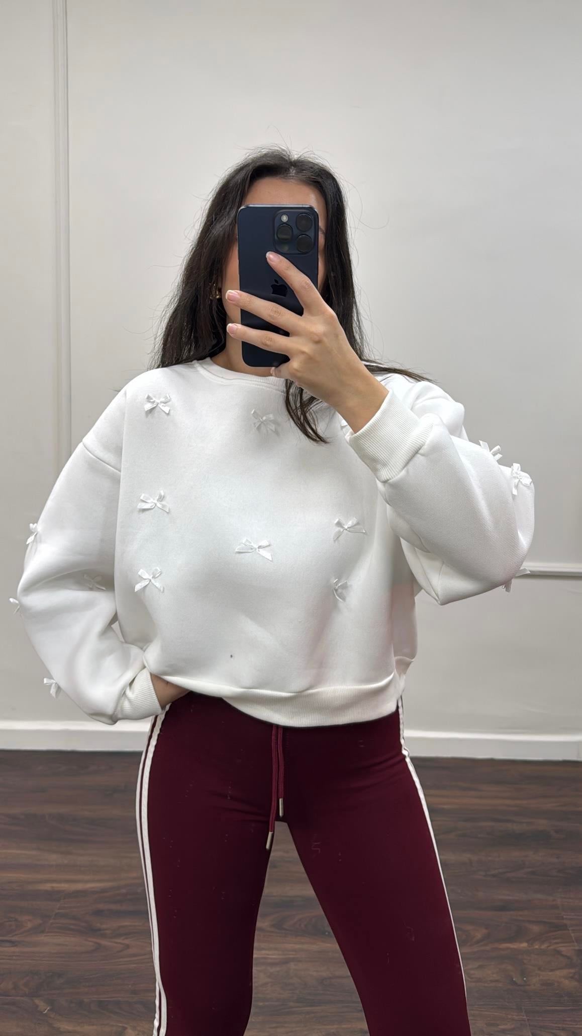 Beyaz Fiyonk Detaylı Sweatshirt