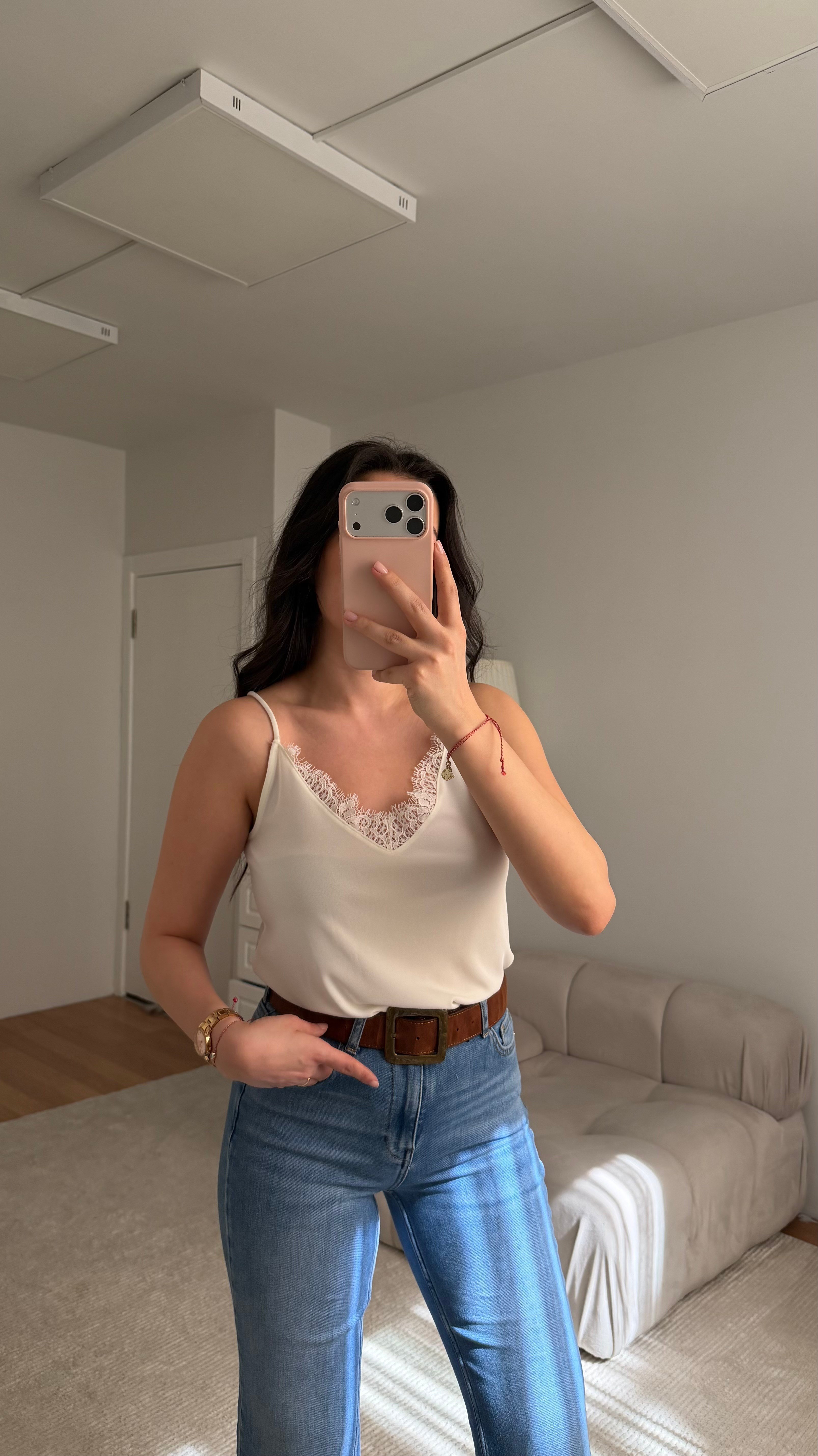 Beyaz İp Askılı Dantel Detay Bluz