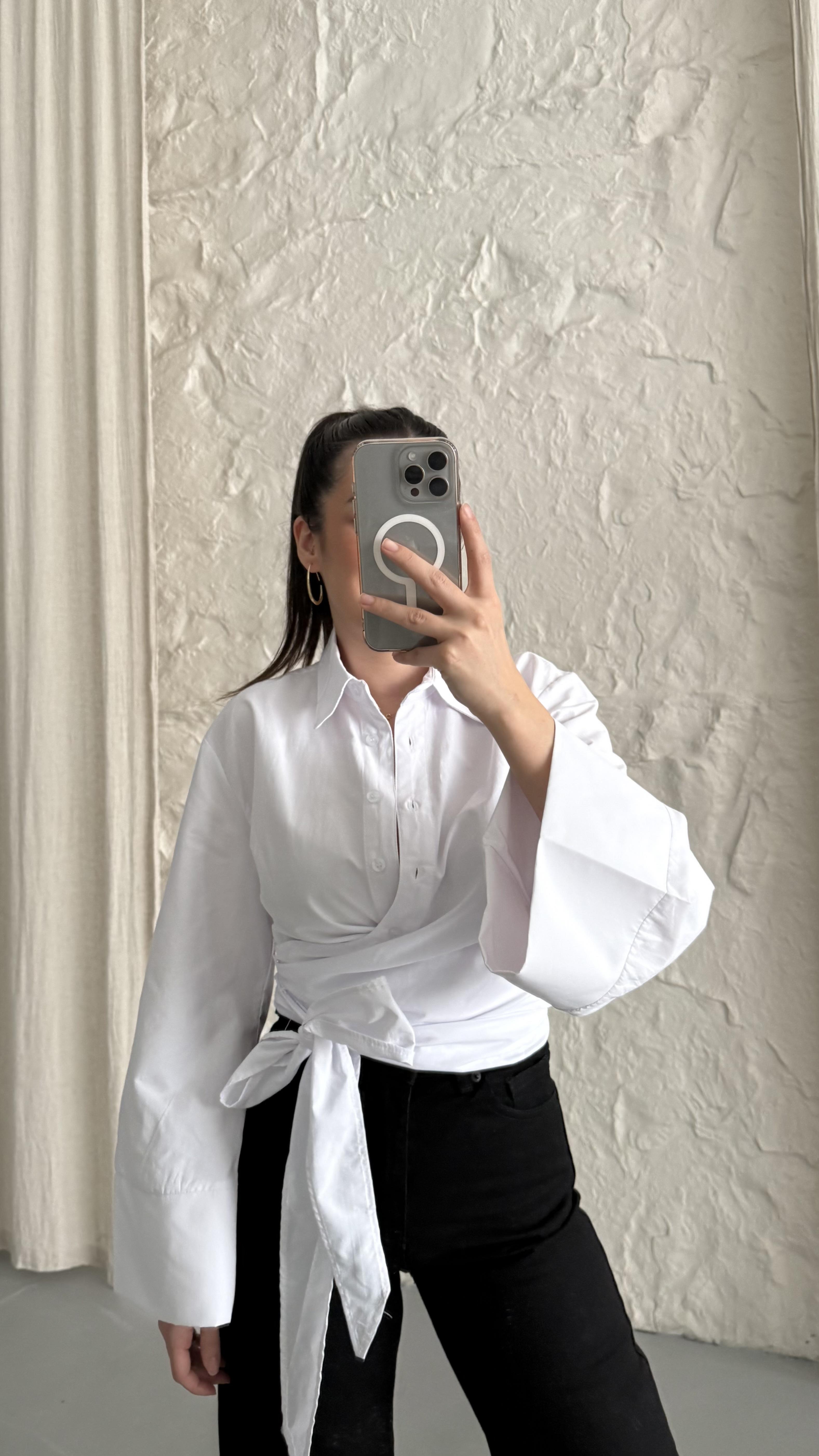 Beyaz İspanyol Kol Bağlamalı Gömlek