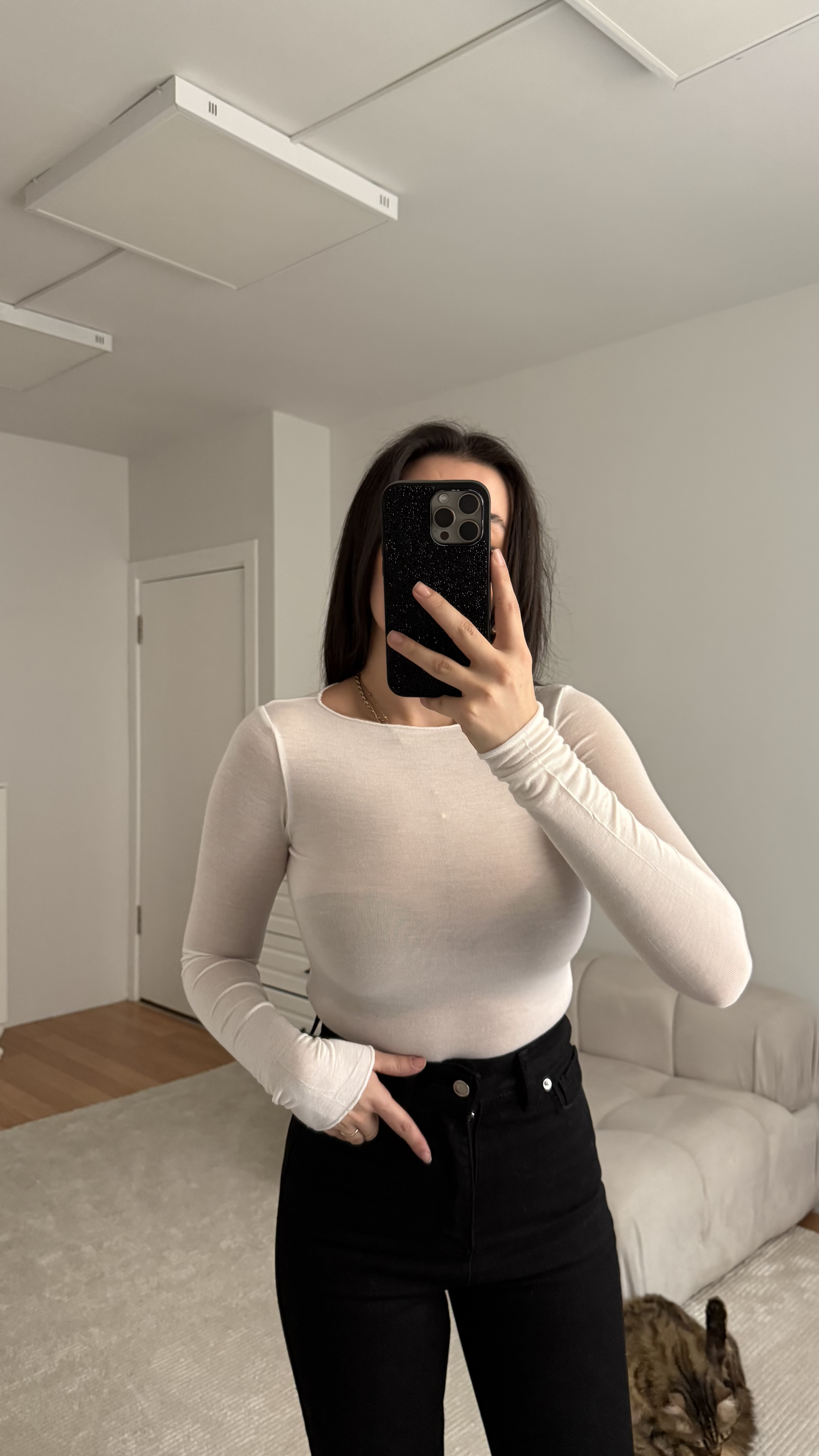 Beyaz Kaşmir Kayık Yaka Transparan Bluz