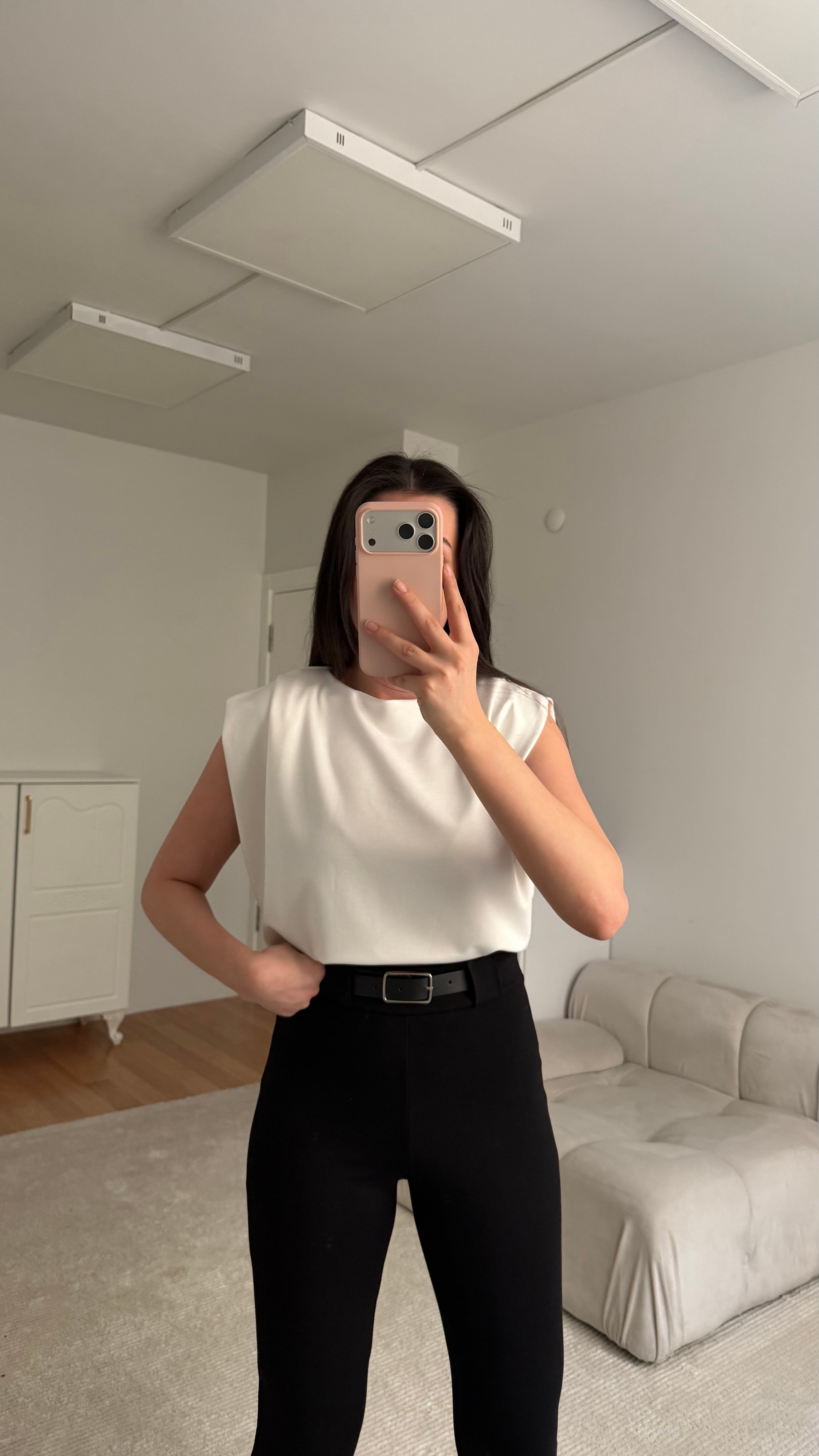 Beyaz Sıfır Kol Vatkalı Premium Bluz