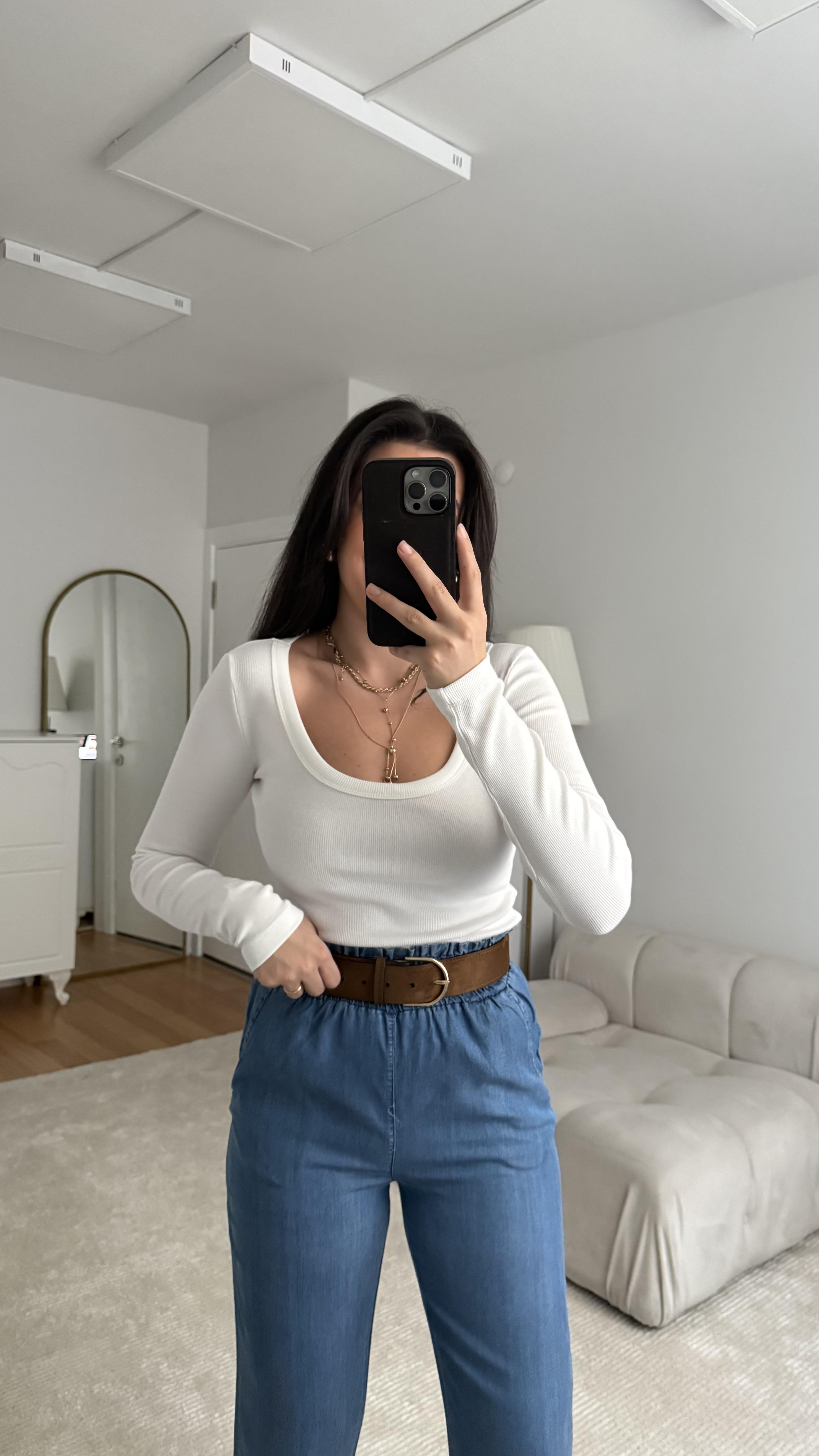 Beyaz U Yaka Basic Uzun Kollu Badi