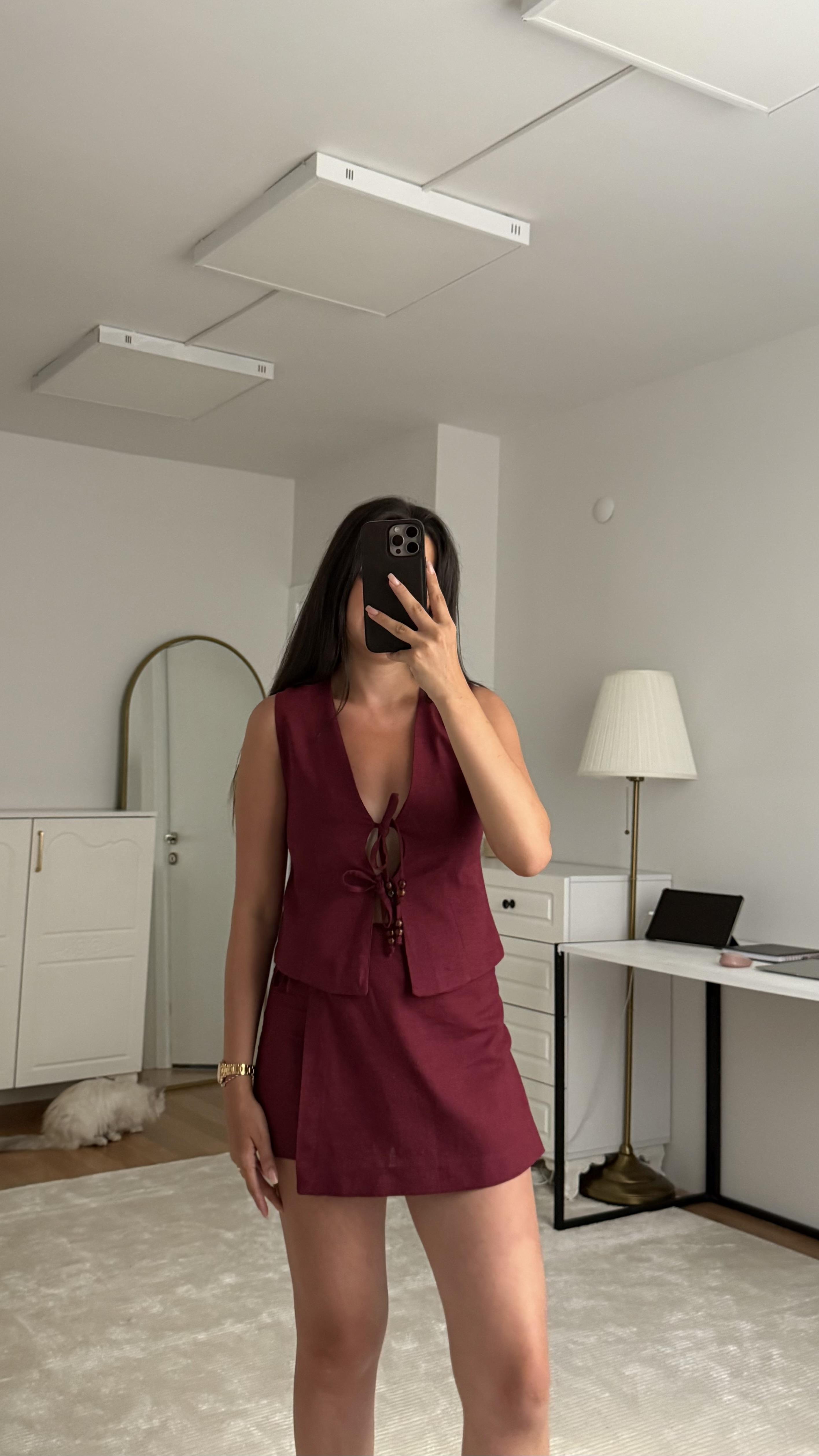 Boncuklu Bordo Yelek Şort Etek Takım
