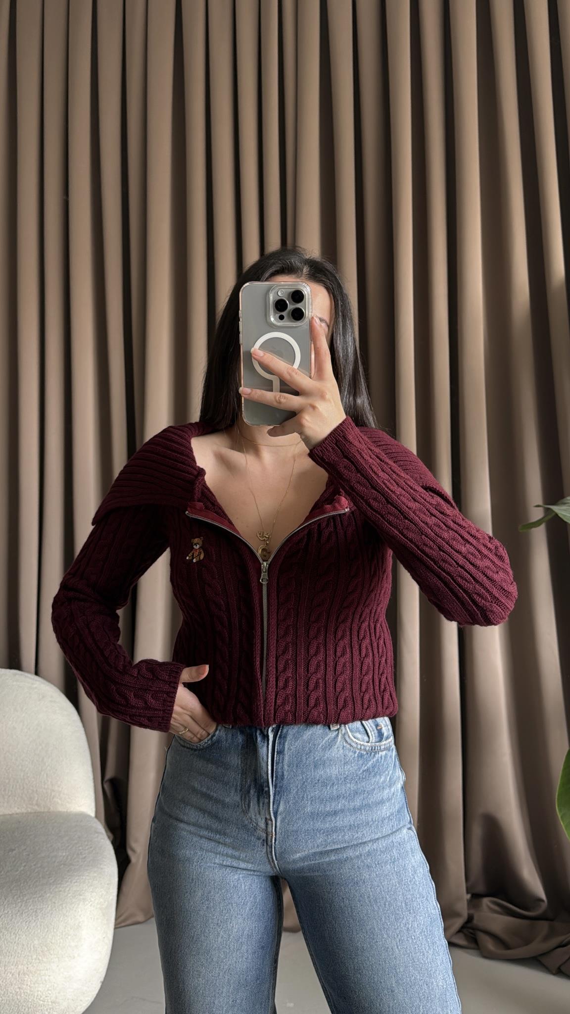 Bordo Ayıcık İşleme Detaylı Saç Örme Hırka