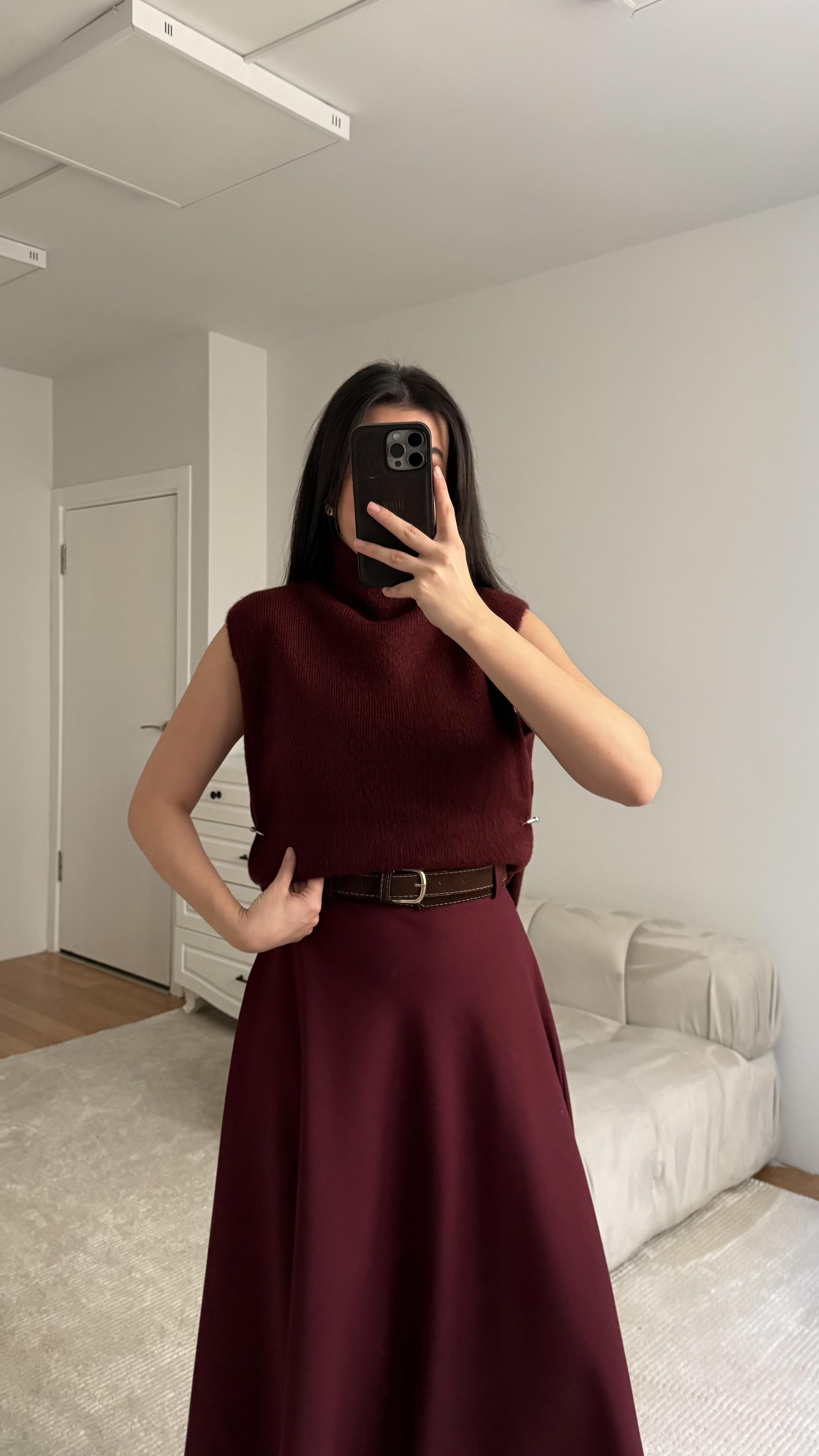 Bordo Dik Yaka Kolsuz Aksesuar Detay Triko