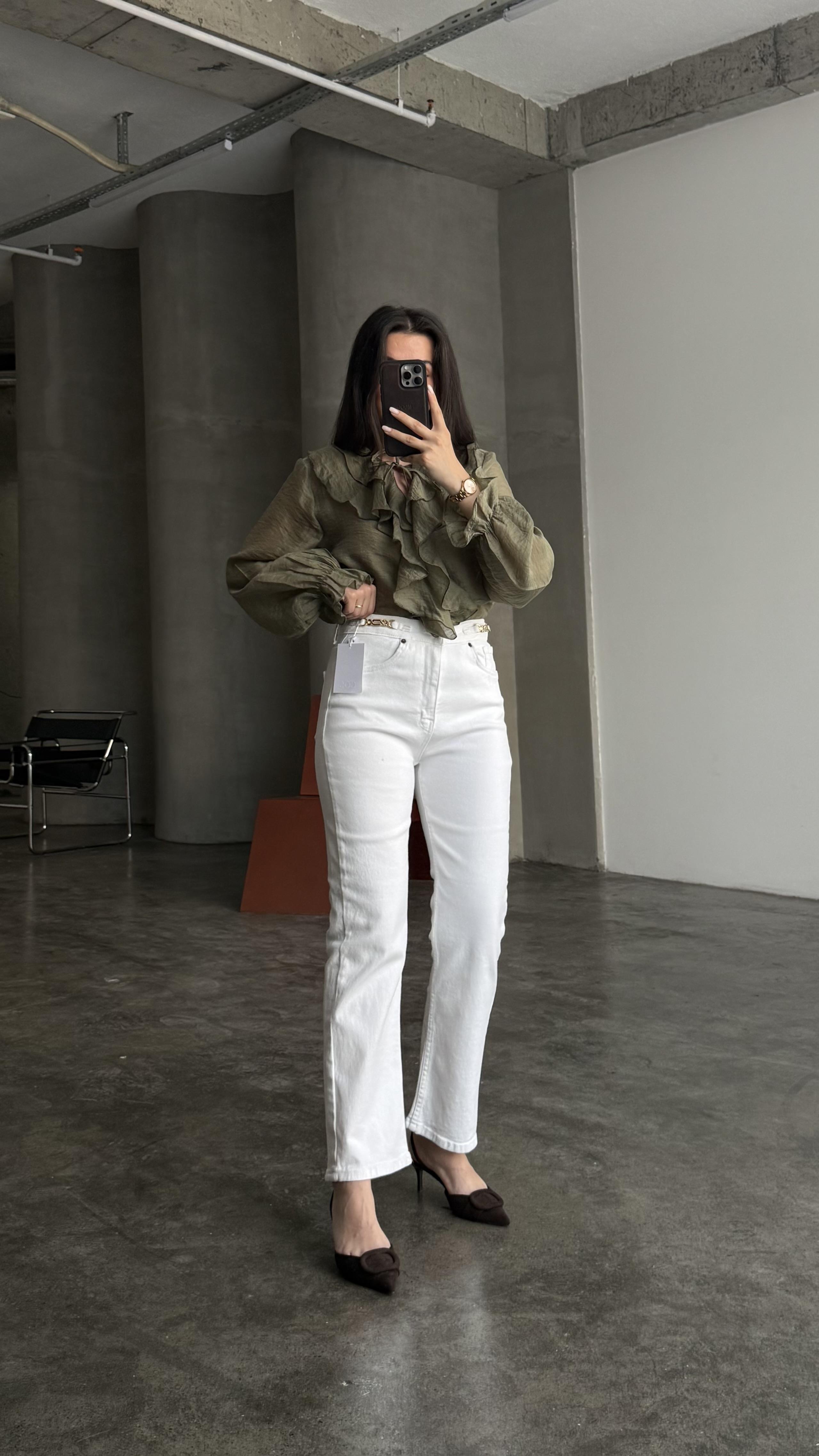 CAS Beyaz Aksesuarlı Flare Jean