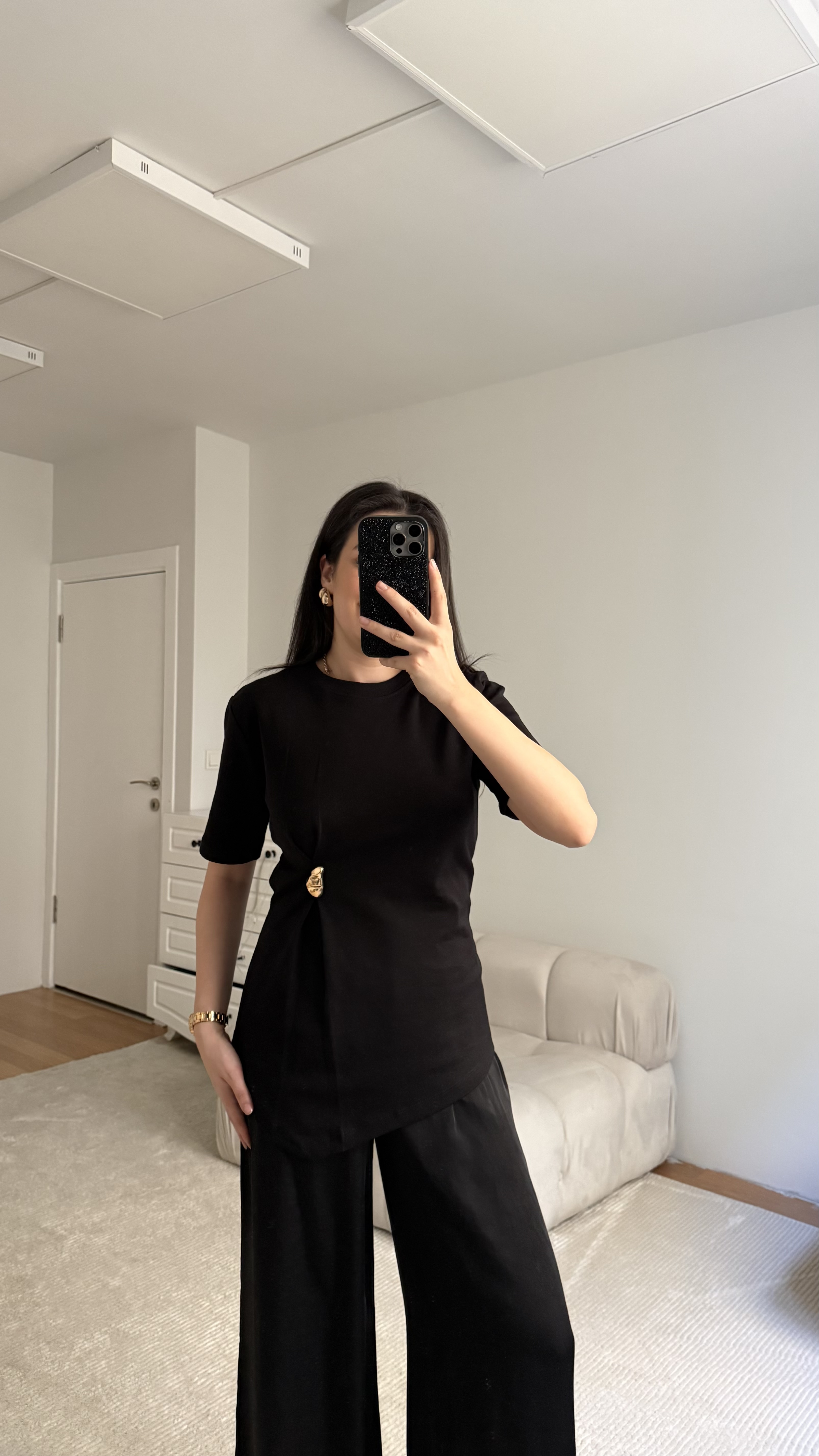 Cas Siyah Aksesuar Detay Tişört