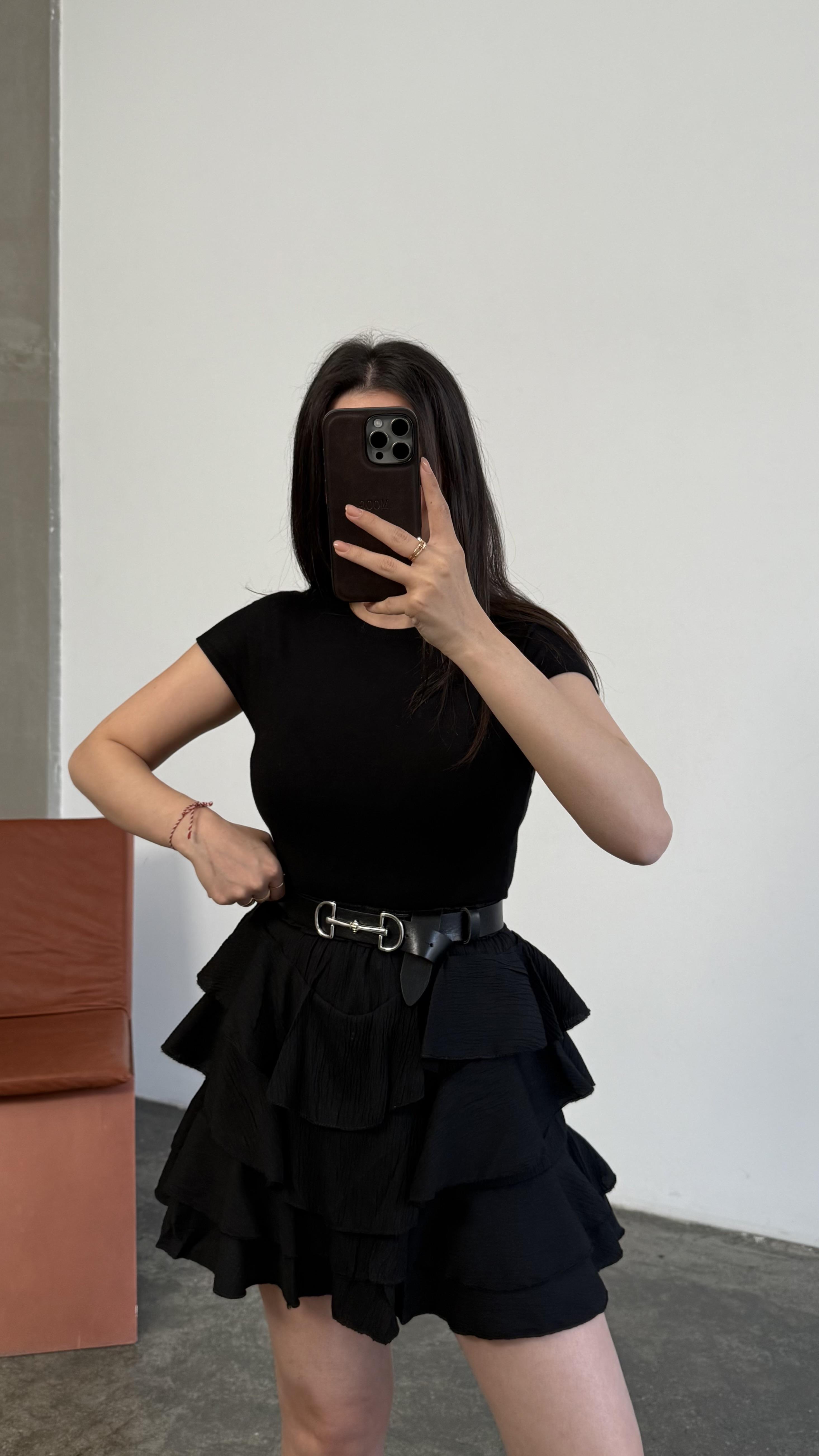 Cas Siyah Dar Kesim Tişört