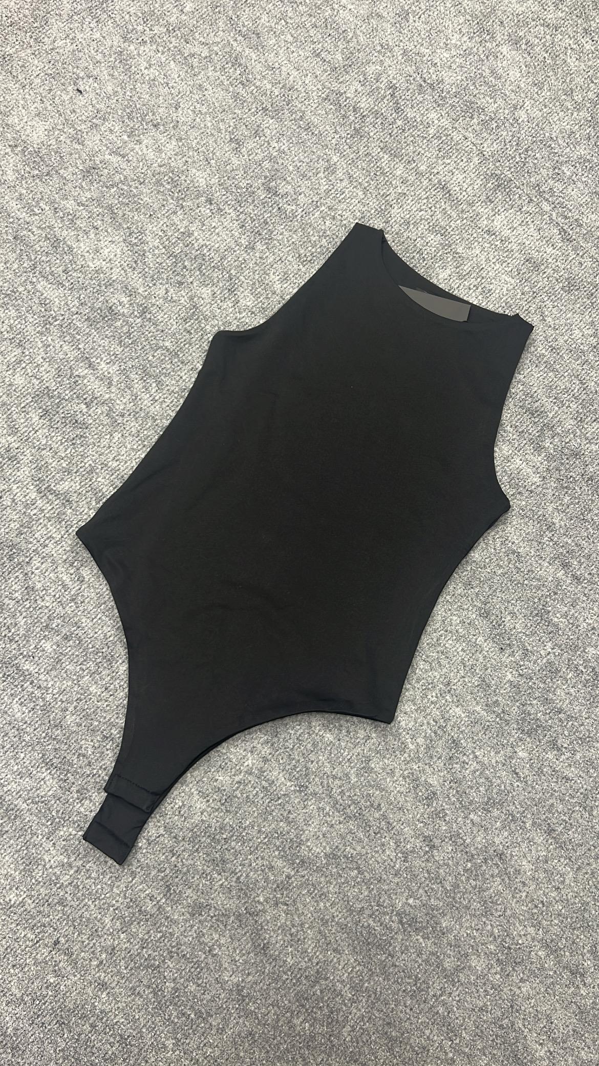 ÇİFT KATLI SİYAH HALTER YAKA BODYSUIT